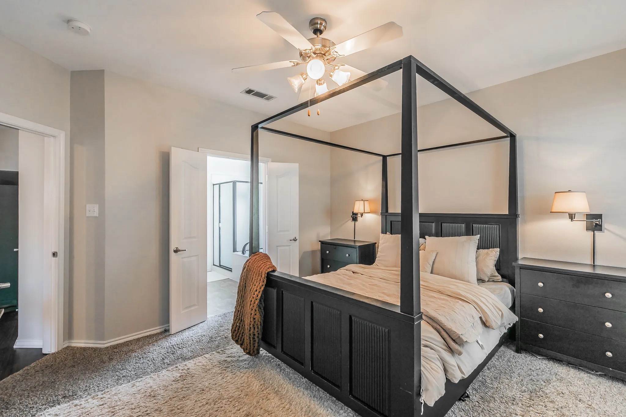 Single Family Residence For Rent in Tarrant County , 5009 Bedfordshire Drive, Fort Worth, Texas 76135, 3 Bedroom, 2 Bathroom, 2 Garage spaces, 1,583 Sqft, built in 2003, mls#21408330, Real Estate Agent in Fort Worth, Homes For Rent in Tarrant county, Homes For Rent in Fort Worth, Realtor in Fort Worth Texas, Real Estate Brokerage Independent Realty Texas, Luminita Cordes Realtor