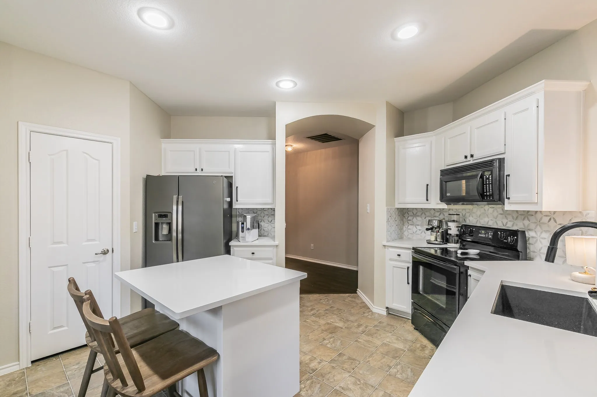 Single Family Residence For Rent in Tarrant County , 5009 Bedfordshire Drive, Fort Worth, Texas 76135, 3 Bedroom, 2 Bathroom, 2 Garage spaces, 1,583 Sqft, built in 2003, mls#21408330, Real Estate Agent in Fort Worth, Homes For Rent in Tarrant county, Homes For Rent in Fort Worth, Realtor in Fort Worth Texas, Real Estate Brokerage Independent Realty Texas, Luminita Cordes Realtor