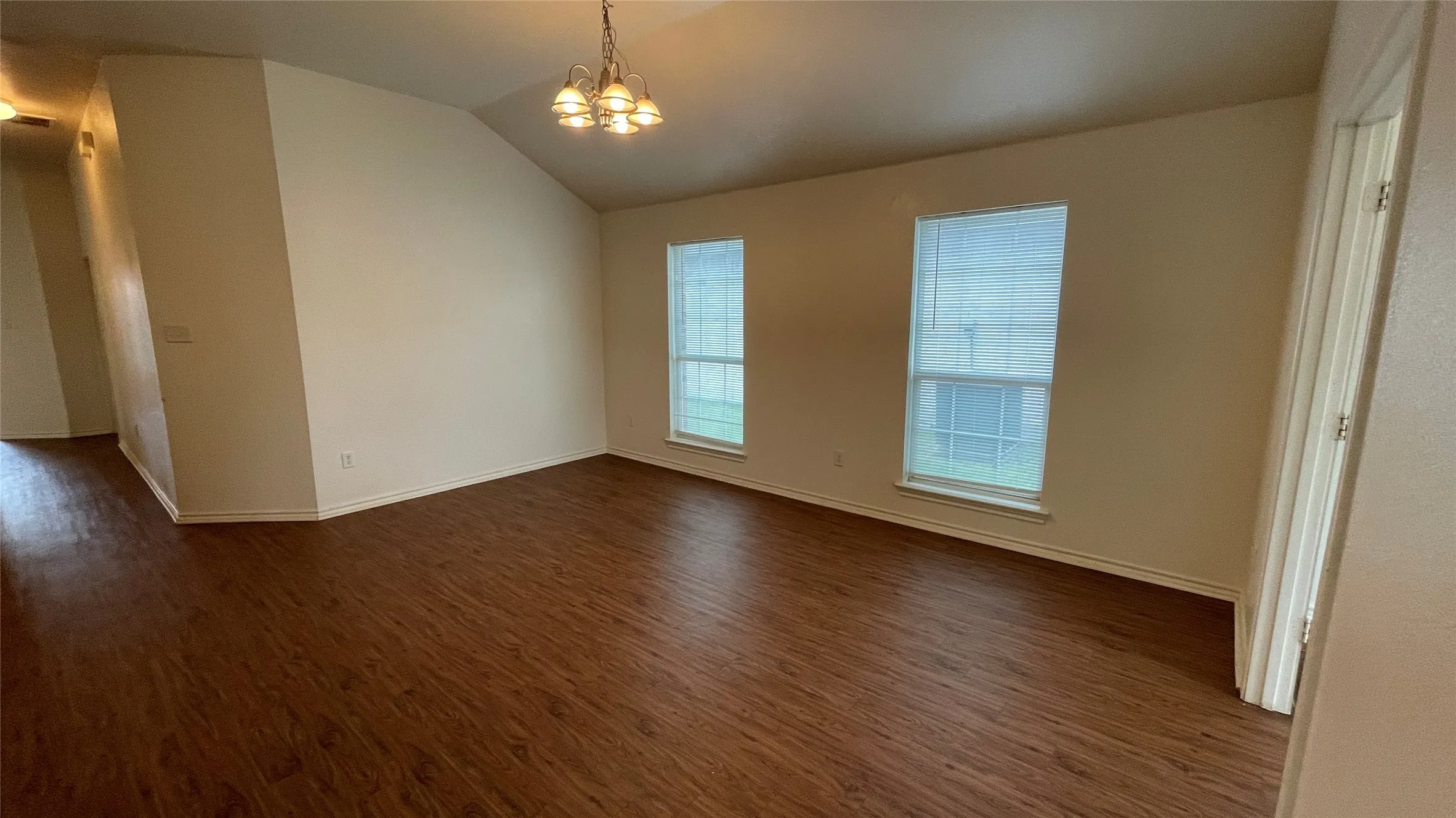 Single Family Residence For Rent in Dallas County , 921 Simon Drive, Cedar Hill, Texas 75104, 4 Bedroom, 2 Bathroom, 2 Garage spaces, 2,080 Sqft, built in 2006, mls#21409513, Real Estate Agent in Cedar Hill, Homes For Rent in Dallas county, Homes For Rent in Cedar Hill, Realtor in Cedar Hill Texas, Real Estate Brokerage Independent Realty Texas, Luminita Cordes Realtor
