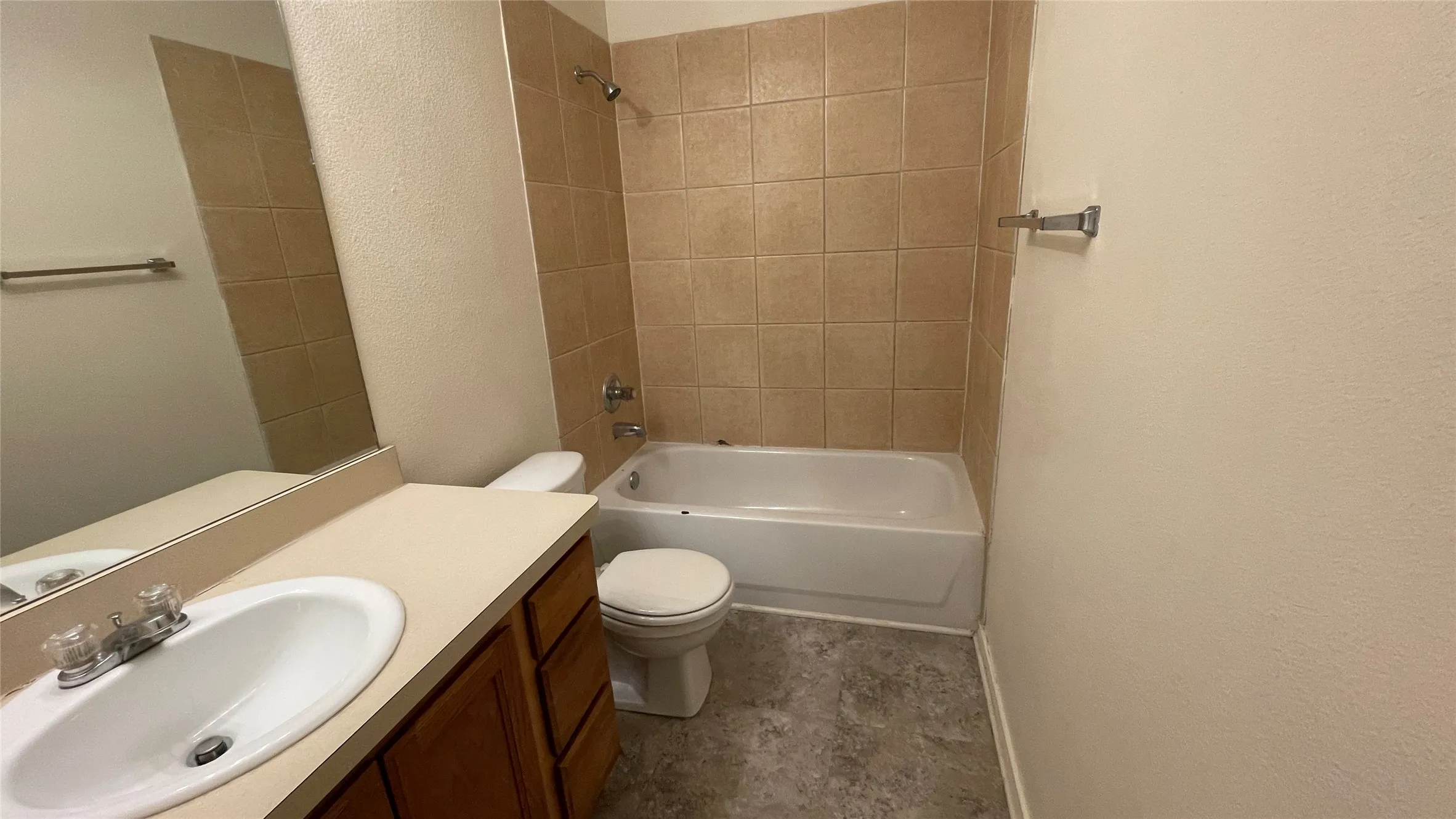 Single Family Residence For Rent in Dallas County , 921 Simon Drive, Cedar Hill, Texas 75104, 4 Bedroom, 2 Bathroom, 2 Garage spaces, 2,080 Sqft, built in 2006, mls#21409513, Real Estate Agent in Cedar Hill, Homes For Rent in Dallas county, Homes For Rent in Cedar Hill, Realtor in Cedar Hill Texas, Real Estate Brokerage Independent Realty Texas, Luminita Cordes Realtor