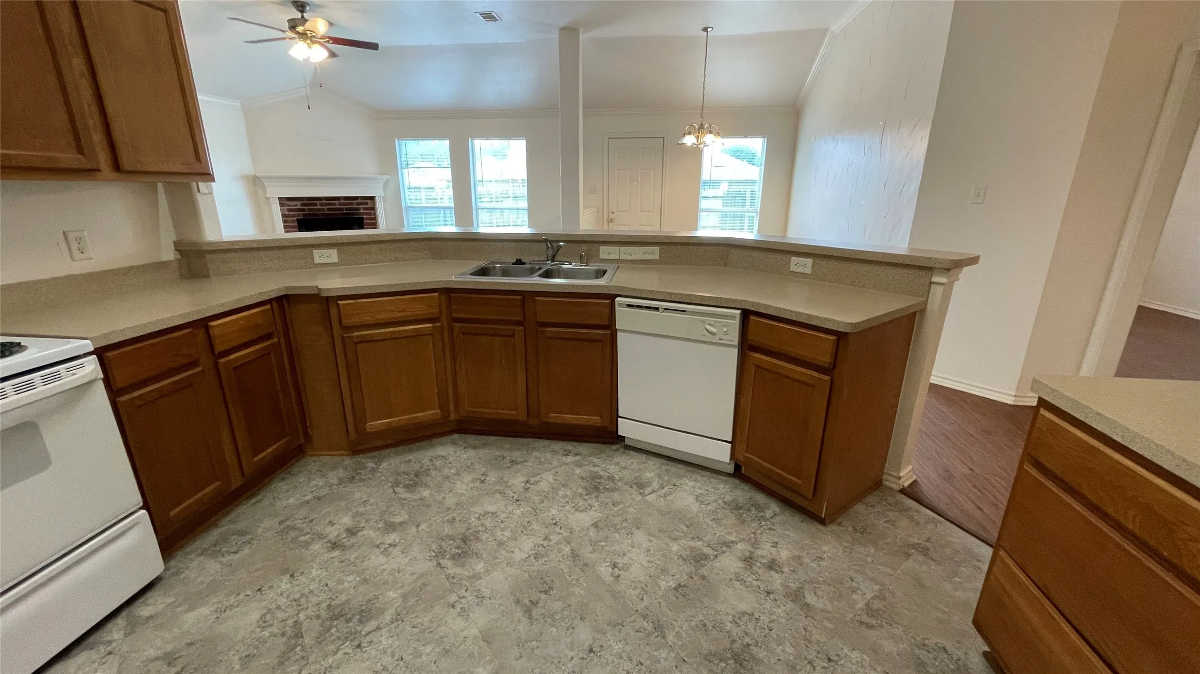 Single Family Residence For Rent in Dallas County , 921 Simon Drive, Cedar Hill, Texas 75104, 4 Bedroom, 2 Bathroom, 2 Garage spaces, 2,080 Sqft, built in 2006, mls#21409513, Real Estate Agent in Cedar Hill, Homes For Rent in Dallas county, Homes For Rent in Cedar Hill, Realtor in Cedar Hill Texas, Real Estate Brokerage Independent Realty Texas, Luminita Cordes Realtor