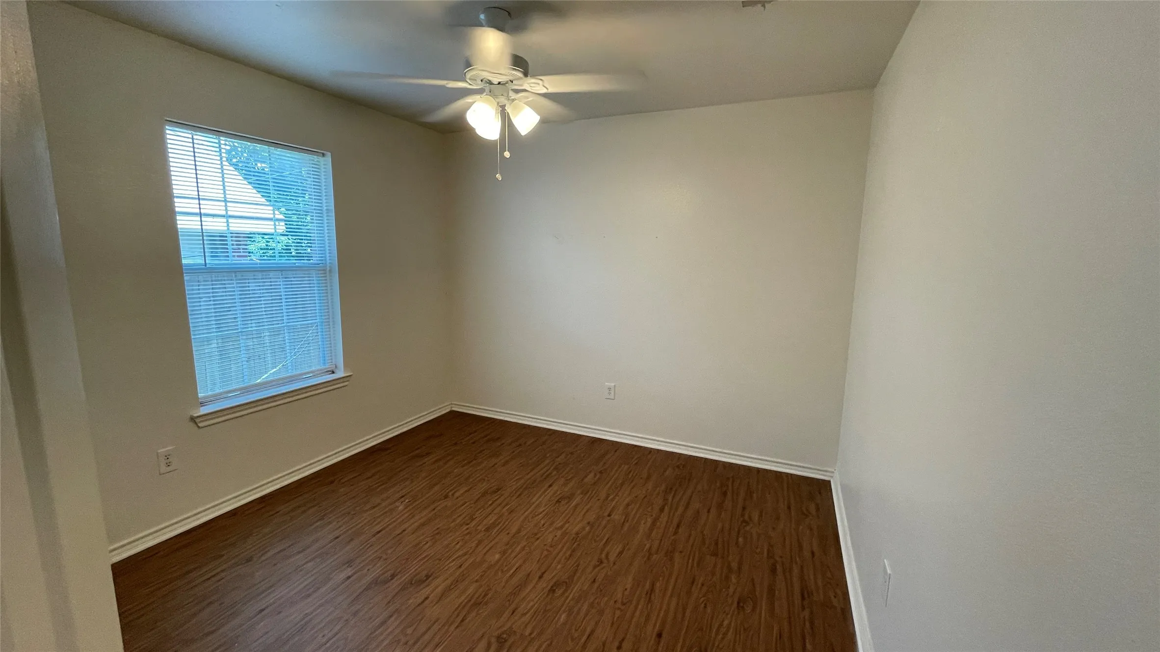 Single Family Residence For Rent in Dallas County , 921 Simon Drive, Cedar Hill, Texas 75104, 4 Bedroom, 2 Bathroom, 2 Garage spaces, 2,080 Sqft, built in 2006, mls#21409513, Real Estate Agent in Cedar Hill, Homes For Rent in Dallas county, Homes For Rent in Cedar Hill, Realtor in Cedar Hill Texas, Real Estate Brokerage Independent Realty Texas, Luminita Cordes Realtor
