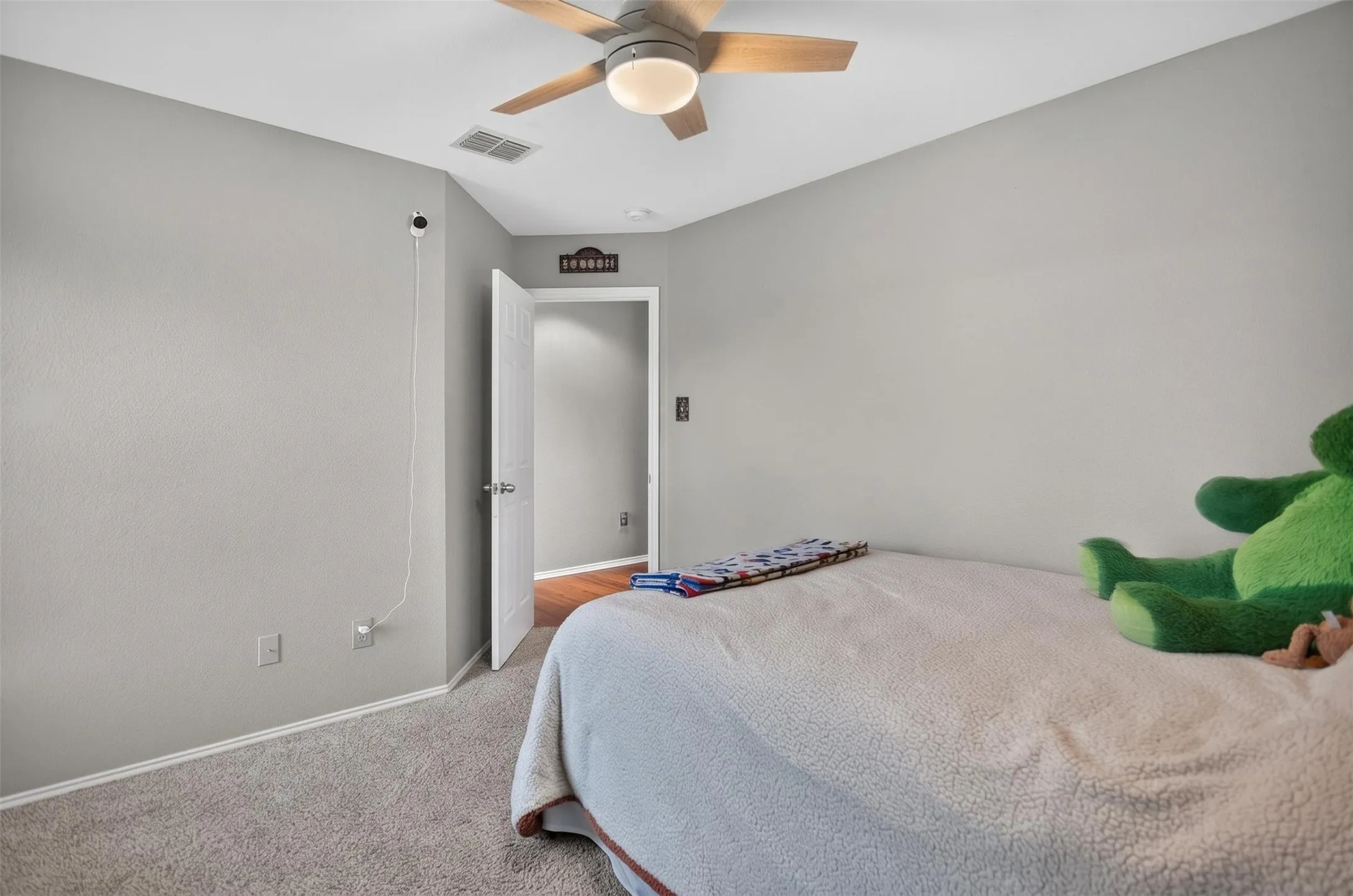 Single Family Residence For Sale in Kaufman County , 4001 Bridge Water Road, Heartland, Texas 75126, 4 Bedroom, 2 Bathroom, 3 Garage spaces, 2,108 Sqft, built in 2008, mls#21404277, Real Estate Agent in Heartland, Homes For Sale in Kaufman county, Homes For Sale in Heartland, Realtor in Heartland Texas, Real Estate Brokerage Independent Realty Texas, Luminita Cordes Realtor