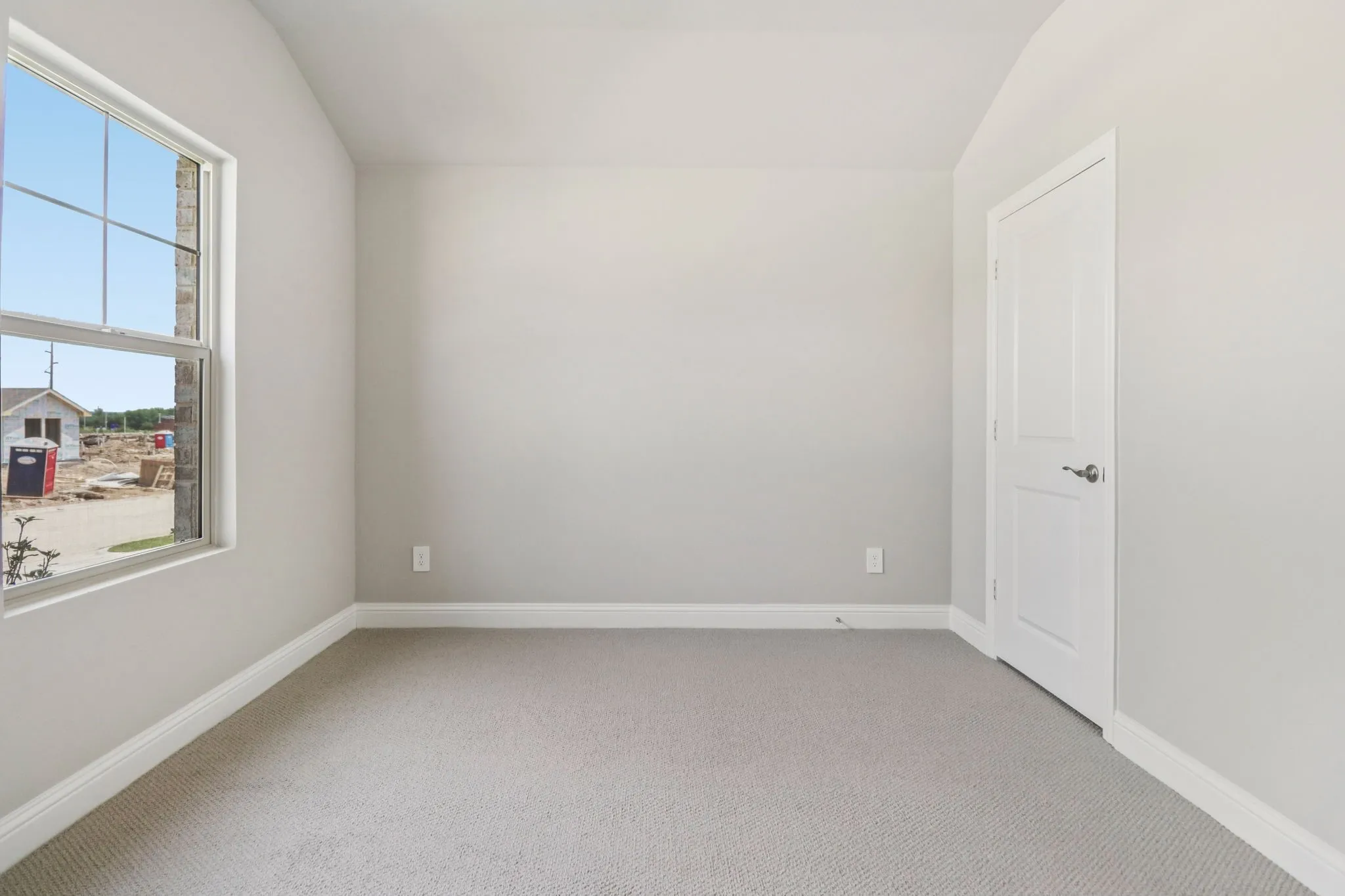  Photo is not of the actual home, but is an inspirational photo of builder’s model home and may depict options, furnishings, and/or decorator features that are not included.
