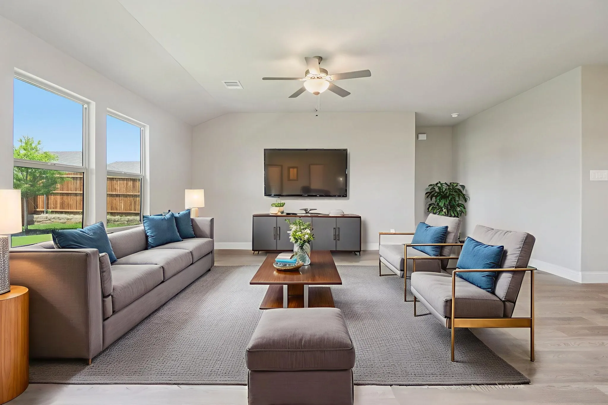  Photo is not of the actual home, but is an inspirational photo of builder’s model home and may depict options, furnishings, and/or decorator features that are not included.

