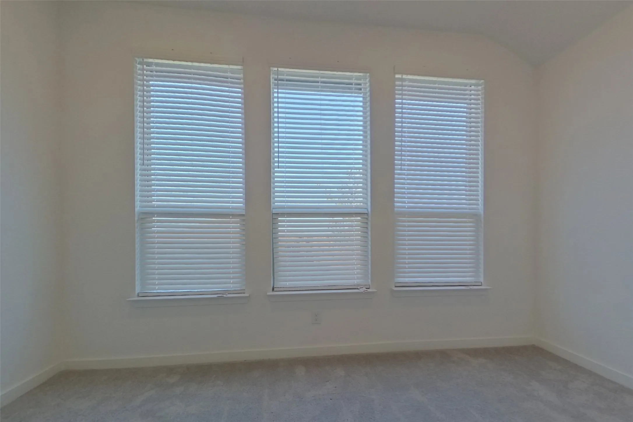 Single Family Residence For Rent in Denton County , 448 Lone Star Drive, Justin, Texas 76247, 4 Bedroom, 3 Bathroom, 2 Garage spaces, 2,371 Sqft, built in 2025, mls#21409530, Real Estate Agent in Justin, Homes For Rent in Denton county, Homes For Rent in Justin, Realtor in Justin Texas, Real Estate Brokerage Independent Realty Texas, Luminita Cordes Realtor