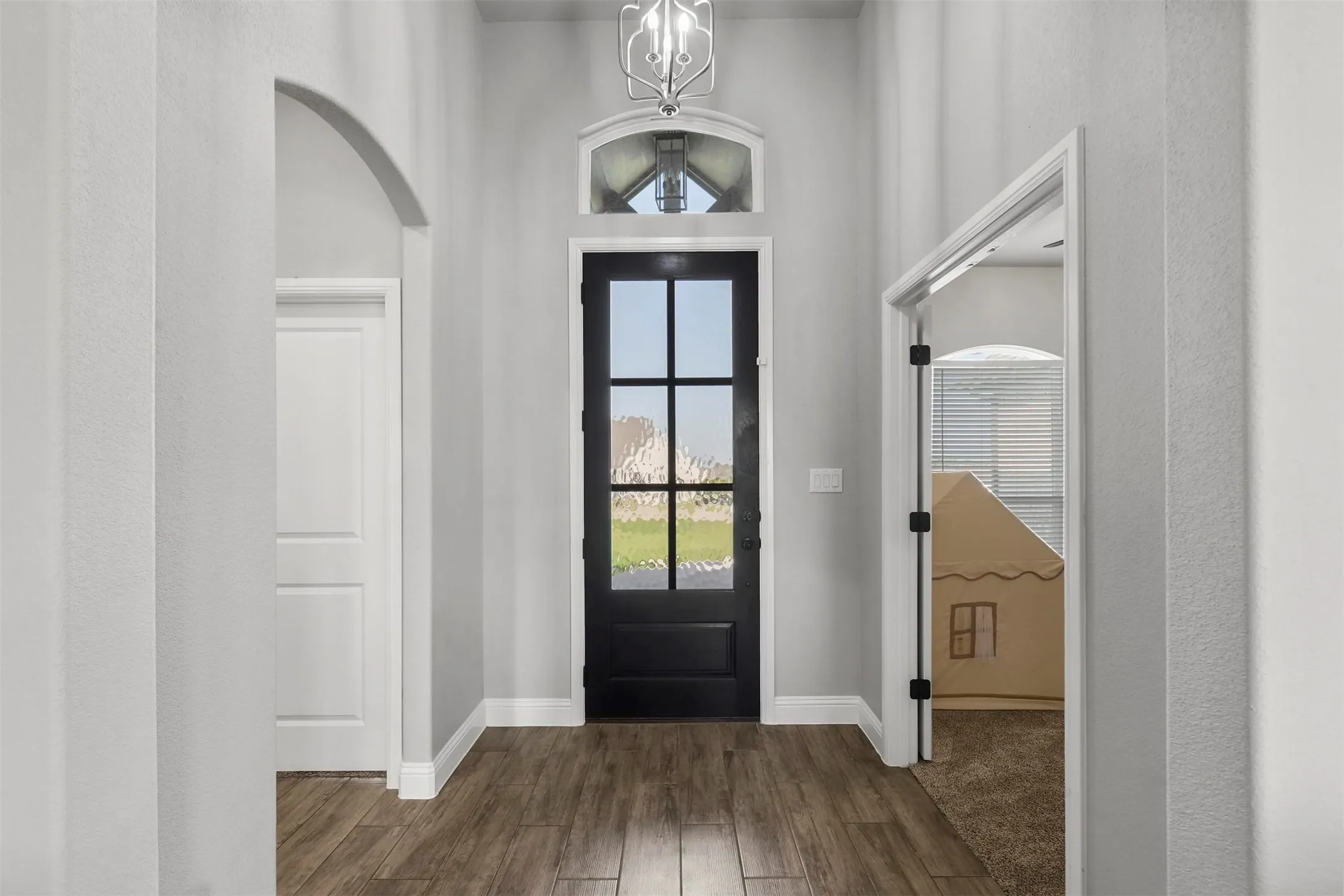 Single Family Residence For Sale in Parker County , 2071 Sunset Ridge Drive, Weatherford, Texas 76087, 4 Bedroom, 2 Bathroom, 2 Garage spaces, 2,003 Sqft, built in 2023, mls#21407261, Real Estate Agent in Weatherford, Homes For Sale in Parker county, Homes For Sale in Weatherford, Realtor in Weatherford Texas, Real Estate Brokerage Independent Realty Texas, Luminita Cordes Realtor