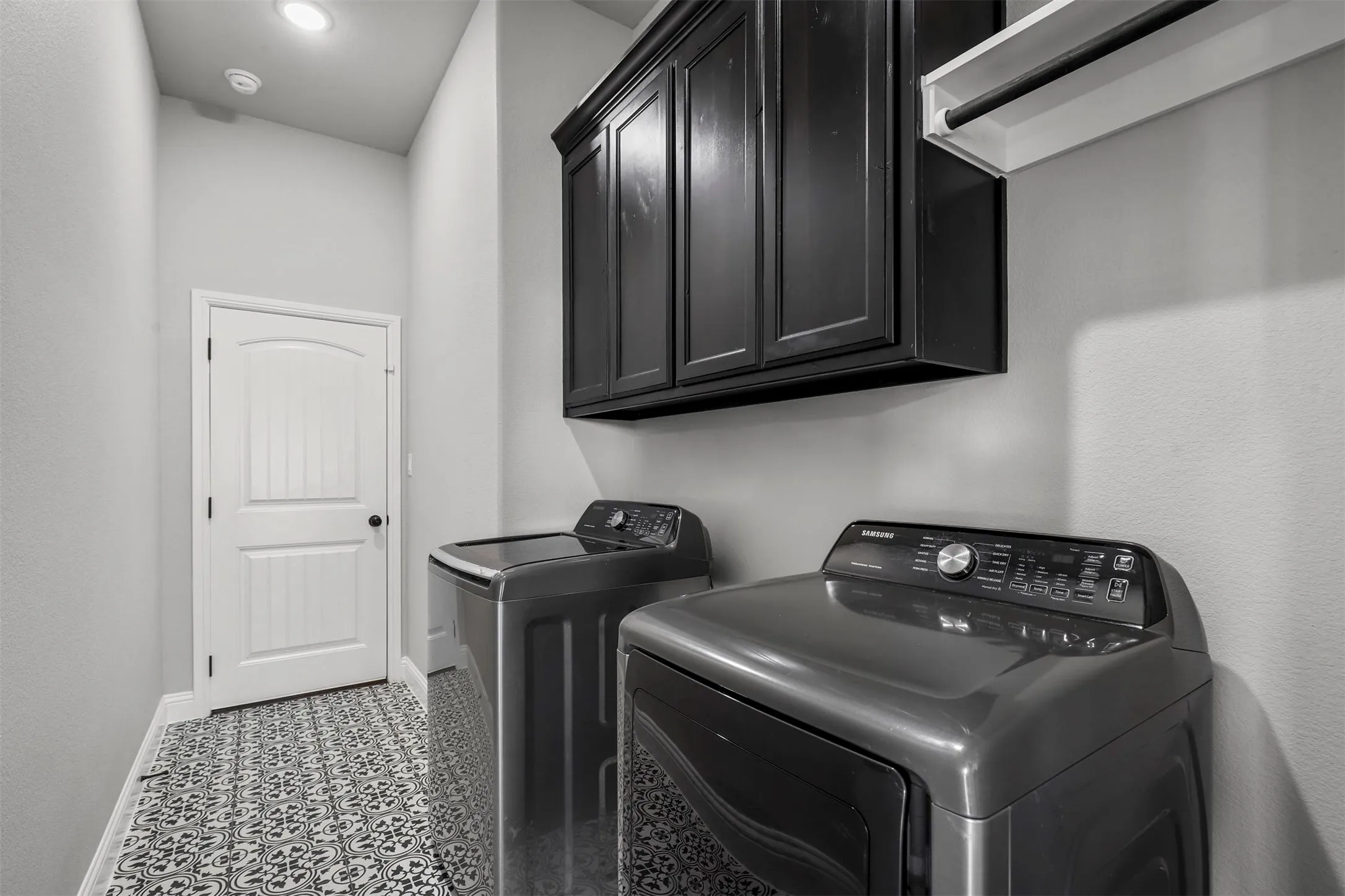 Single Family Residence For Sale in Parker County , 2071 Sunset Ridge Drive, Weatherford, Texas 76087, 4 Bedroom, 2 Bathroom, 2 Garage spaces, 2,003 Sqft, built in 2023, mls#21407261, Real Estate Agent in Weatherford, Homes For Sale in Parker county, Homes For Sale in Weatherford, Realtor in Weatherford Texas, Real Estate Brokerage Independent Realty Texas, Luminita Cordes Realtor
