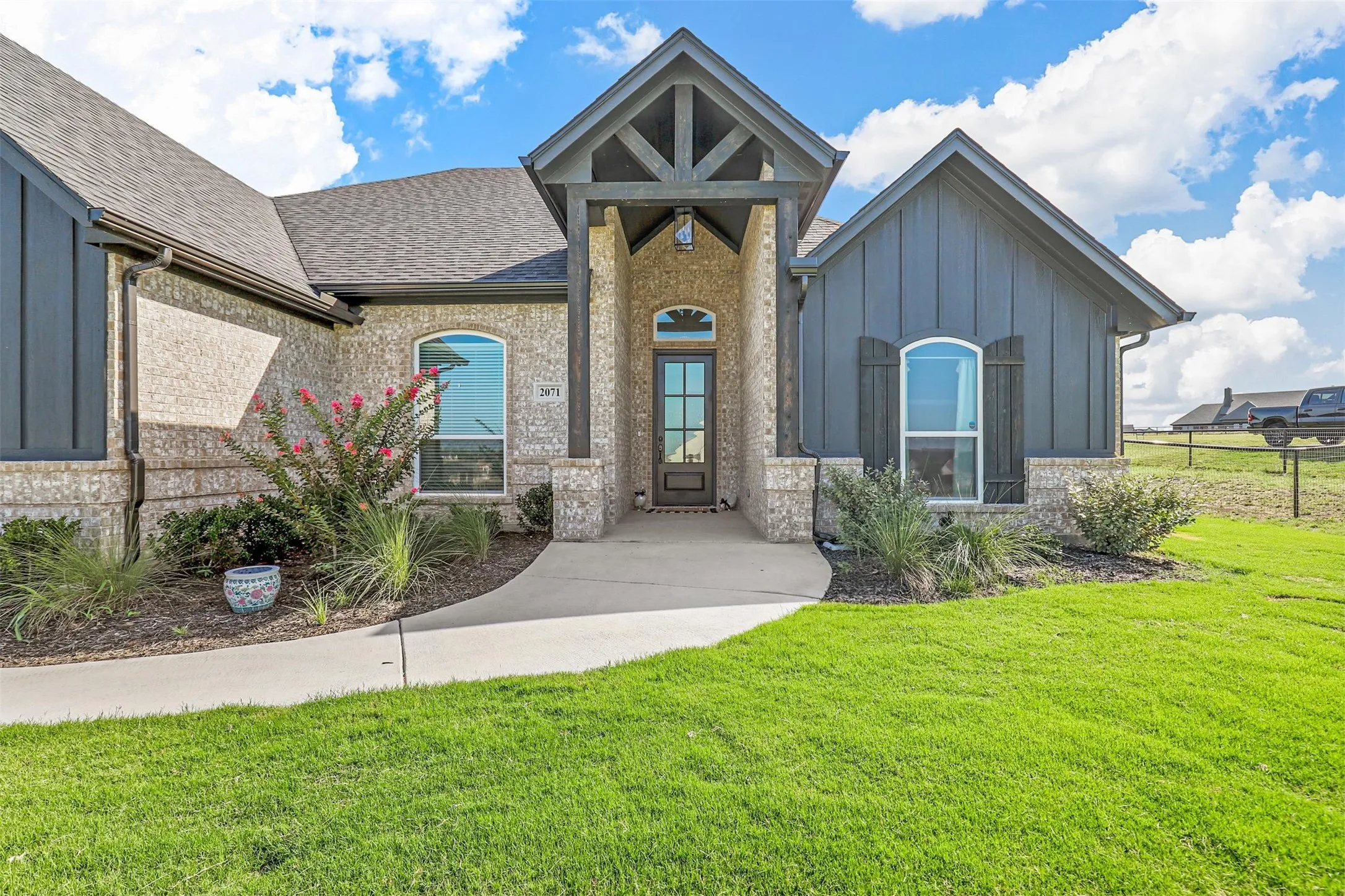 Single Family Residence For Sale in Parker County , 2071 Sunset Ridge Drive, Weatherford, Texas 76087, 4 Bedroom, 2 Bathroom, 2 Garage spaces, 2,003 Sqft, built in 2023, mls#21407261, Real Estate Agent in Weatherford, Homes For Sale in Parker county, Homes For Sale in Weatherford, Realtor in Weatherford Texas, Real Estate Brokerage Independent Realty Texas, Luminita Cordes Realtor