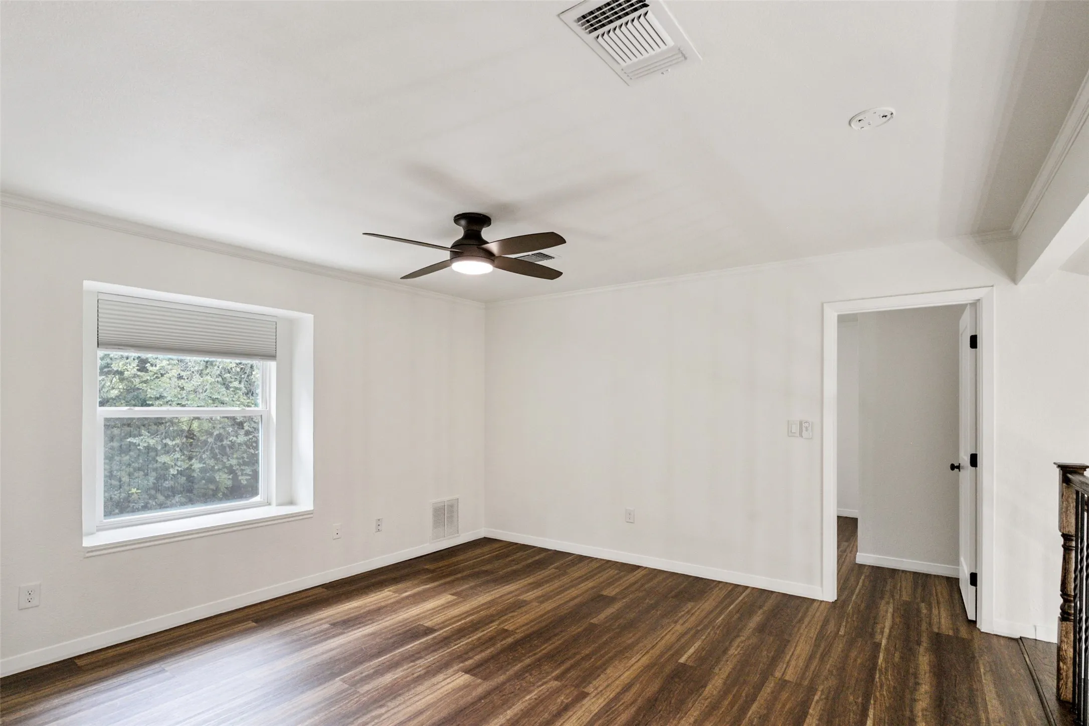Single Family Residence For Rent in Dallas County , 2107 Elmwood Boulevard, Dallas, Texas 75224, 3 Bedroom, 3 Bathroom, 1 Garage spaces, 1,935 Sqft, built in 1989, mls#21406182, Real Estate Agent in Dallas, Homes For Rent in Dallas county, Homes For Rent in Dallas, Realtor in Dallas Texas, Real Estate Brokerage Independent Realty Texas, Luminita Cordes Realtor