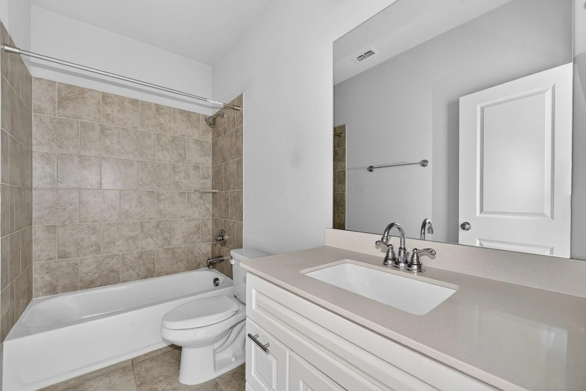 Townhouse For Rent in Collin County , 6428 Hermosa Drive, Plano, Texas 75024, 3 Bedroom, 3 Bathroom, 2 Garage spaces, 1,767 Sqft, built in 2018, mls#21409528, Real Estate Agent in Plano, Homes For Rent in Collin county, Homes For Rent in Plano, Realtor in Plano Texas, Real Estate Brokerage Independent Realty Texas, Luminita Cordes Realtor