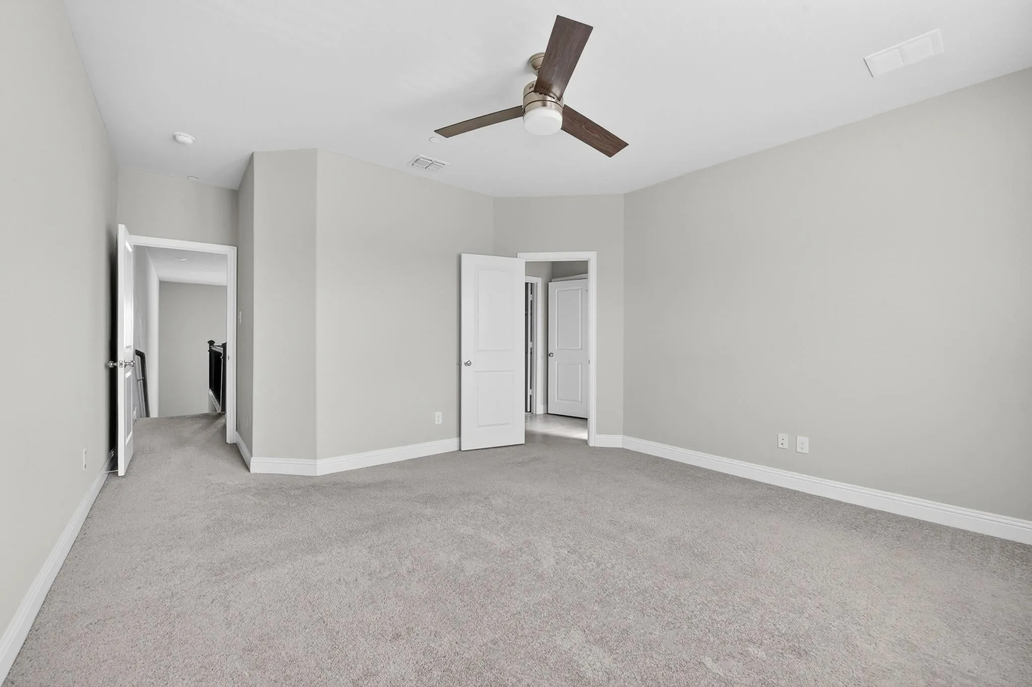 Townhouse For Rent in Collin County , 6428 Hermosa Drive, Plano, Texas 75024, 3 Bedroom, 3 Bathroom, 2 Garage spaces, 1,767 Sqft, built in 2018, mls#21409528, Real Estate Agent in Plano, Homes For Rent in Collin county, Homes For Rent in Plano, Realtor in Plano Texas, Real Estate Brokerage Independent Realty Texas, Luminita Cordes Realtor