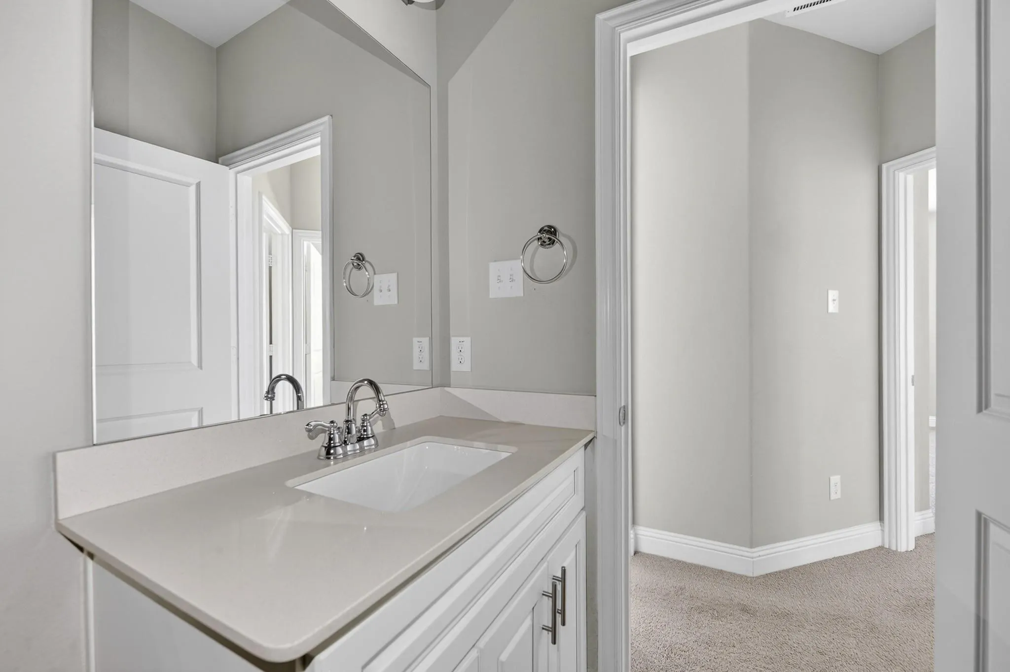 Townhouse For Rent in Collin County , 6428 Hermosa Drive, Plano, Texas 75024, 3 Bedroom, 3 Bathroom, 2 Garage spaces, 1,767 Sqft, built in 2018, mls#21409528, Real Estate Agent in Plano, Homes For Rent in Collin county, Homes For Rent in Plano, Realtor in Plano Texas, Real Estate Brokerage Independent Realty Texas, Luminita Cordes Realtor