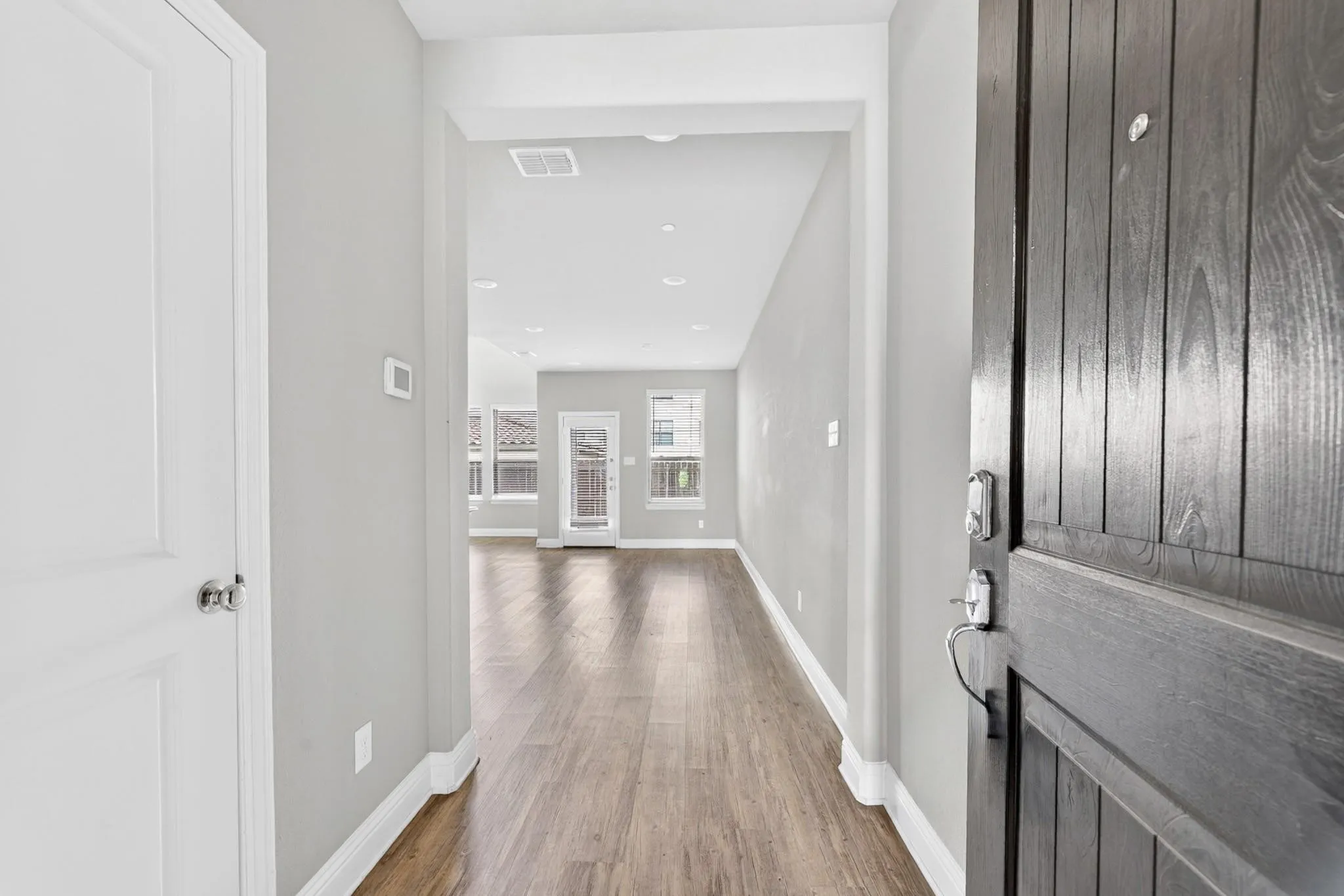 Townhouse For Rent in Collin County , 6428 Hermosa Drive, Plano, Texas 75024, 3 Bedroom, 3 Bathroom, 2 Garage spaces, 1,767 Sqft, built in 2018, mls#21409528, Real Estate Agent in Plano, Homes For Rent in Collin county, Homes For Rent in Plano, Realtor in Plano Texas, Real Estate Brokerage Independent Realty Texas, Luminita Cordes Realtor