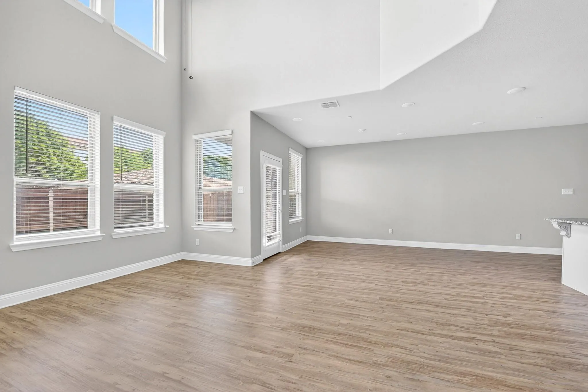 Townhouse For Rent in Collin County , 6428 Hermosa Drive, Plano, Texas 75024, 3 Bedroom, 3 Bathroom, 2 Garage spaces, 1,767 Sqft, built in 2018, mls#21409528, Real Estate Agent in Plano, Homes For Rent in Collin county, Homes For Rent in Plano, Realtor in Plano Texas, Real Estate Brokerage Independent Realty Texas, Luminita Cordes Realtor
