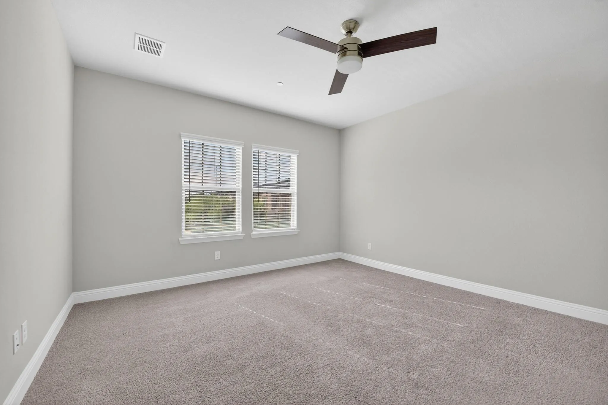 Townhouse For Rent in Collin County , 6428 Hermosa Drive, Plano, Texas 75024, 3 Bedroom, 3 Bathroom, 2 Garage spaces, 1,767 Sqft, built in 2018, mls#21409528, Real Estate Agent in Plano, Homes For Rent in Collin county, Homes For Rent in Plano, Realtor in Plano Texas, Real Estate Brokerage Independent Realty Texas, Luminita Cordes Realtor