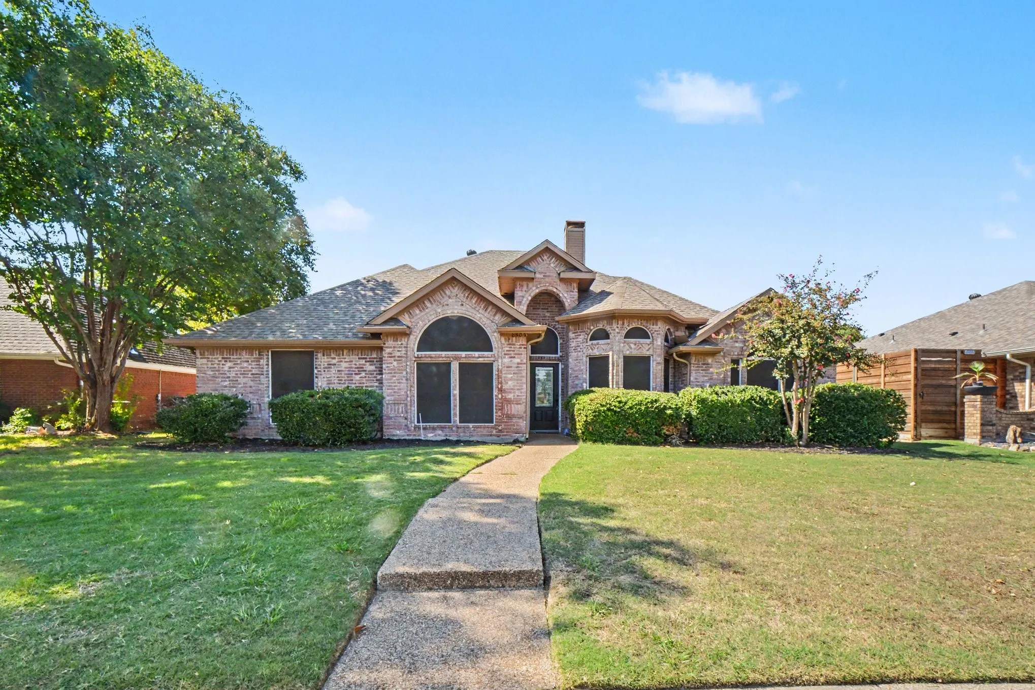 Single Family Residence For Sale in Collin County , 6505 Mission Ridge Road, Plano, Texas 75023, 4 Bedroom, 2 Bathroom, 2 Garage spaces, 2,010 Sqft, built in 1991, mls#21408438, Real Estate Agent in Plano, Homes For Sale in Collin county, Homes For Sale in Plano, Realtor in Plano Texas, Real Estate Brokerage Independent Realty Texas, Luminita Cordes Realtor