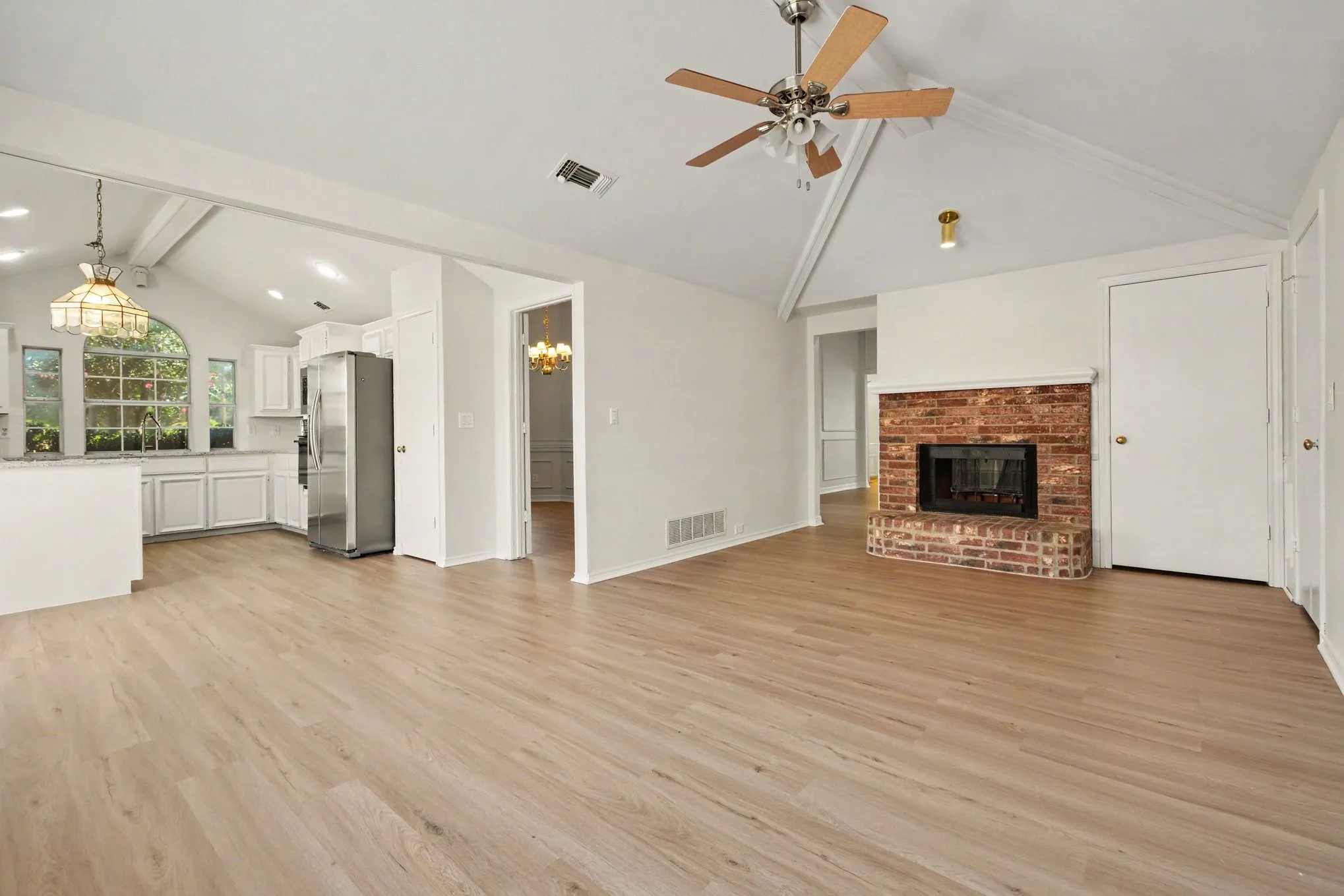 Single Family Residence For Sale in Collin County , 6505 Mission Ridge Road, Plano, Texas 75023, 4 Bedroom, 2 Bathroom, 2 Garage spaces, 2,010 Sqft, built in 1991, mls#21408438, Real Estate Agent in Plano, Homes For Sale in Collin county, Homes For Sale in Plano, Realtor in Plano Texas, Real Estate Brokerage Independent Realty Texas, Luminita Cordes Realtor