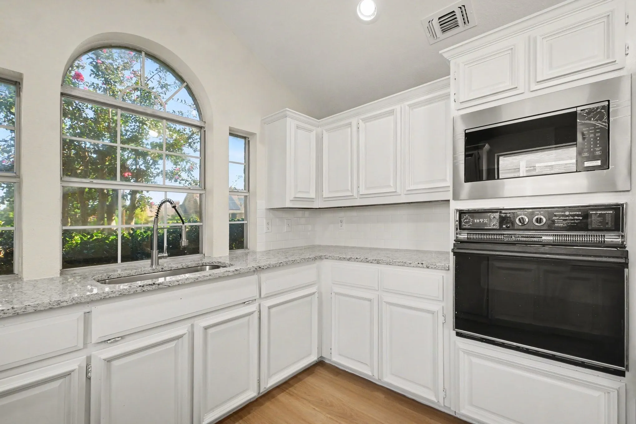 Single Family Residence For Sale in Collin County , 6505 Mission Ridge Road, Plano, Texas 75023, 4 Bedroom, 2 Bathroom, 2 Garage spaces, 2,010 Sqft, built in 1991, mls#21408438, Real Estate Agent in Plano, Homes For Sale in Collin county, Homes For Sale in Plano, Realtor in Plano Texas, Real Estate Brokerage Independent Realty Texas, Luminita Cordes Realtor