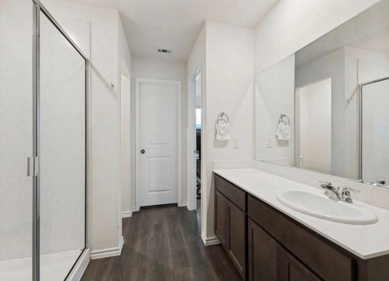 Single Family Residence For Rent in Dallas County , 15127 Athena Drive, Dallas, Texas 75253, 3 Bedroom, 2 Bathroom, 2 Garage spaces, 1,608 Sqft, built in 2022, mls#21409543, Real Estate Agent in Dallas, Homes For Rent in Dallas county, Homes For Rent in Dallas, Realtor in Dallas Texas, Real Estate Brokerage Independent Realty Texas, Luminita Cordes Realtor
