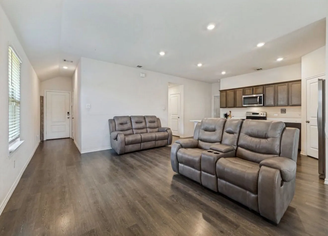 Single Family Residence For Rent in Dallas County , 15127 Athena Drive, Dallas, Texas 75253, 3 Bedroom, 2 Bathroom, 2 Garage spaces, 1,608 Sqft, built in 2022, mls#21409543, Real Estate Agent in Dallas, Homes For Rent in Dallas county, Homes For Rent in Dallas, Realtor in Dallas Texas, Real Estate Brokerage Independent Realty Texas, Luminita Cordes Realtor