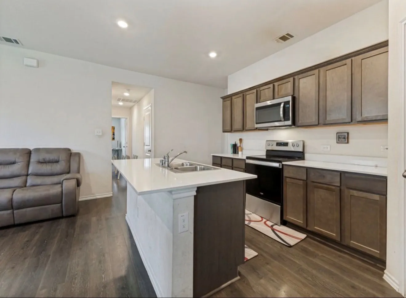 Single Family Residence For Rent in Dallas County , 15127 Athena Drive, Dallas, Texas 75253, 3 Bedroom, 2 Bathroom, 2 Garage spaces, 1,608 Sqft, built in 2022, mls#21409543, Real Estate Agent in Dallas, Homes For Rent in Dallas county, Homes For Rent in Dallas, Realtor in Dallas Texas, Real Estate Brokerage Independent Realty Texas, Luminita Cordes Realtor