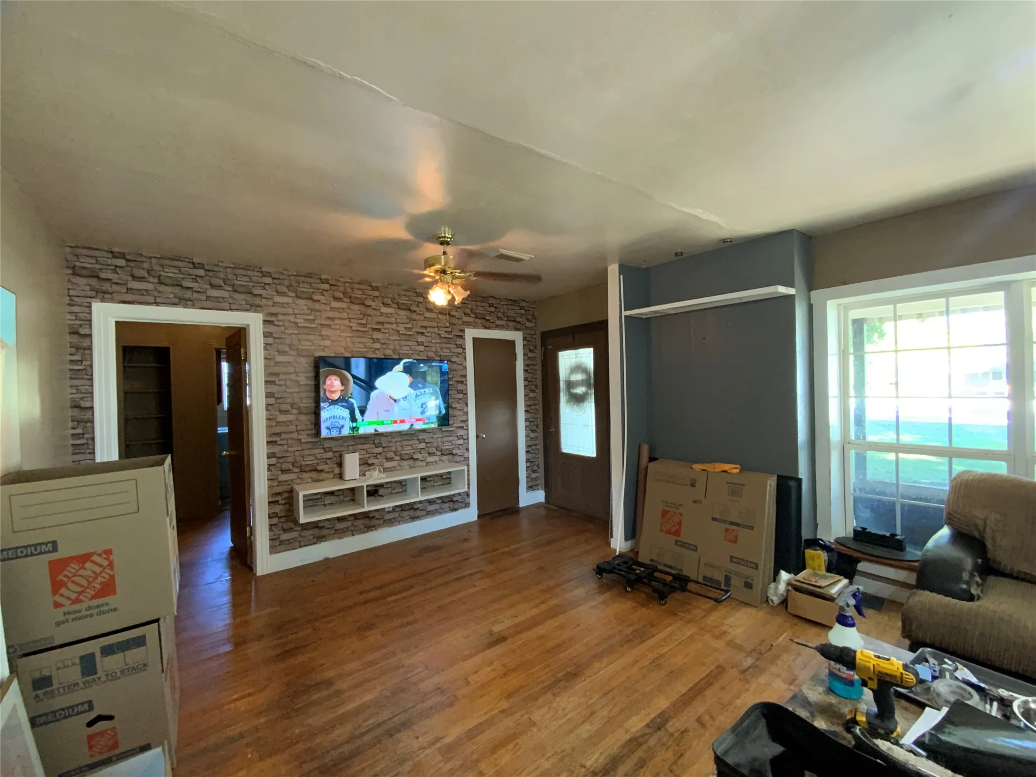 Single Family Residence For Sale in Eastland County , 805 N Main Street, Rising Star, Texas 76471, 3 Bedroom, 2 Bathroom, Garage spaces, 1,876 Sqft, built in 1960, mls#21409548, Real Estate Agent in Rising Star, Homes For Sale in Eastland county, Homes For Sale in Rising Star, Realtor in Rising Star Texas, Real Estate Brokerage Independent Realty Texas, Luminita Cordes Realtor
