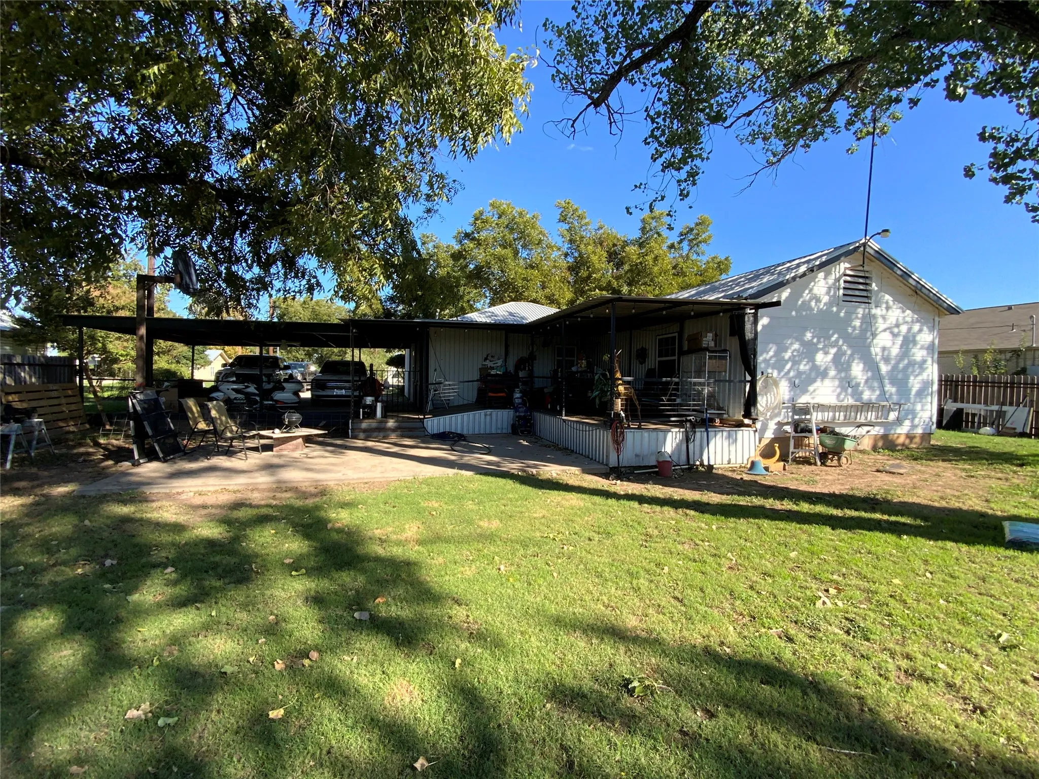 Single Family Residence For Sale in Eastland County , 805 N Main Street, Rising Star, Texas 76471, 3 Bedroom, 2 Bathroom, Garage spaces, 1,876 Sqft, built in 1960, mls#21409548, Real Estate Agent in Rising Star, Homes For Sale in Eastland county, Homes For Sale in Rising Star, Realtor in Rising Star Texas, Real Estate Brokerage Independent Realty Texas, Luminita Cordes Realtor