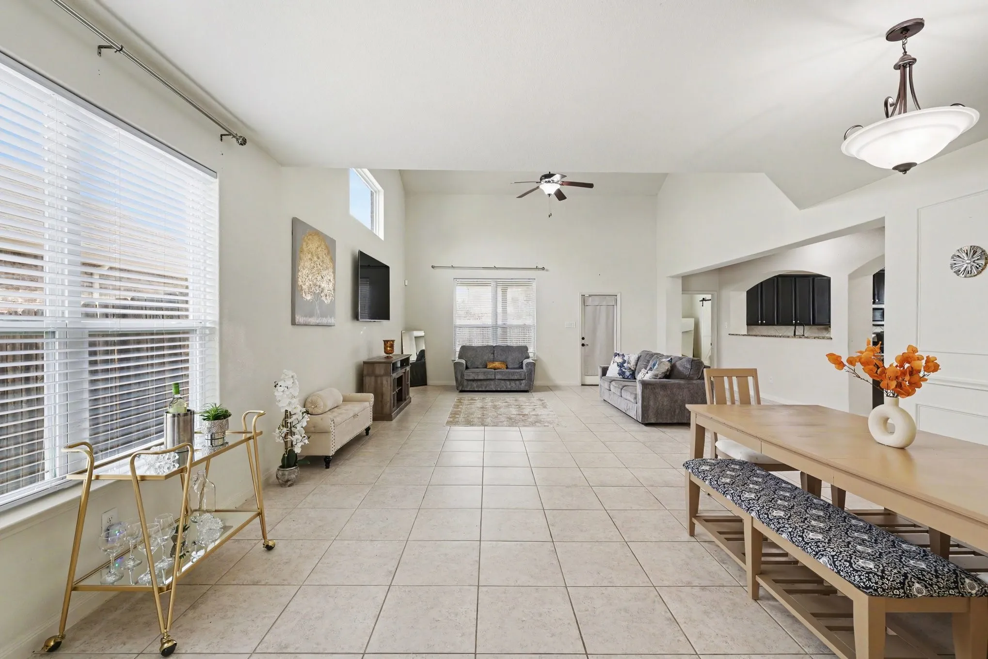 Single Family Residence For Sale in Collin County , 424 Winchester Drive, Celina, Texas 75009, 4 Bedroom, 3 Bathroom, 2 Garage spaces, 2,855 Sqft, built in 2015, mls#21408238, Real Estate Agent in Celina, Homes For Sale in Collin county, Homes For Sale in Celina, Realtor in Celina Texas, Real Estate Brokerage Independent Realty Texas, Luminita Cordes Realtor