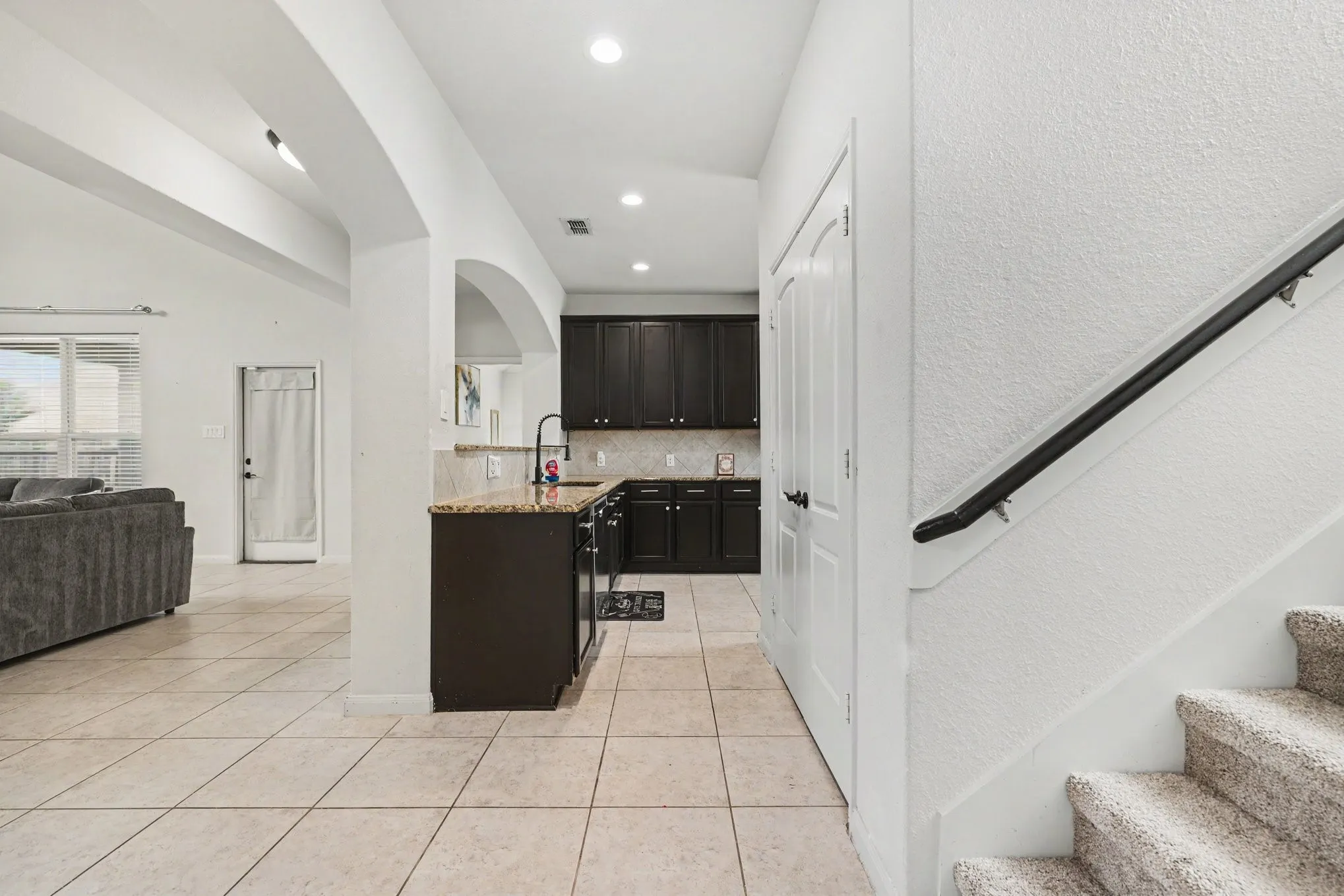 Single Family Residence For Sale in Collin County , 424 Winchester Drive, Celina, Texas 75009, 4 Bedroom, 3 Bathroom, 2 Garage spaces, 2,855 Sqft, built in 2015, mls#21408238, Real Estate Agent in Celina, Homes For Sale in Collin county, Homes For Sale in Celina, Realtor in Celina Texas, Real Estate Brokerage Independent Realty Texas, Luminita Cordes Realtor