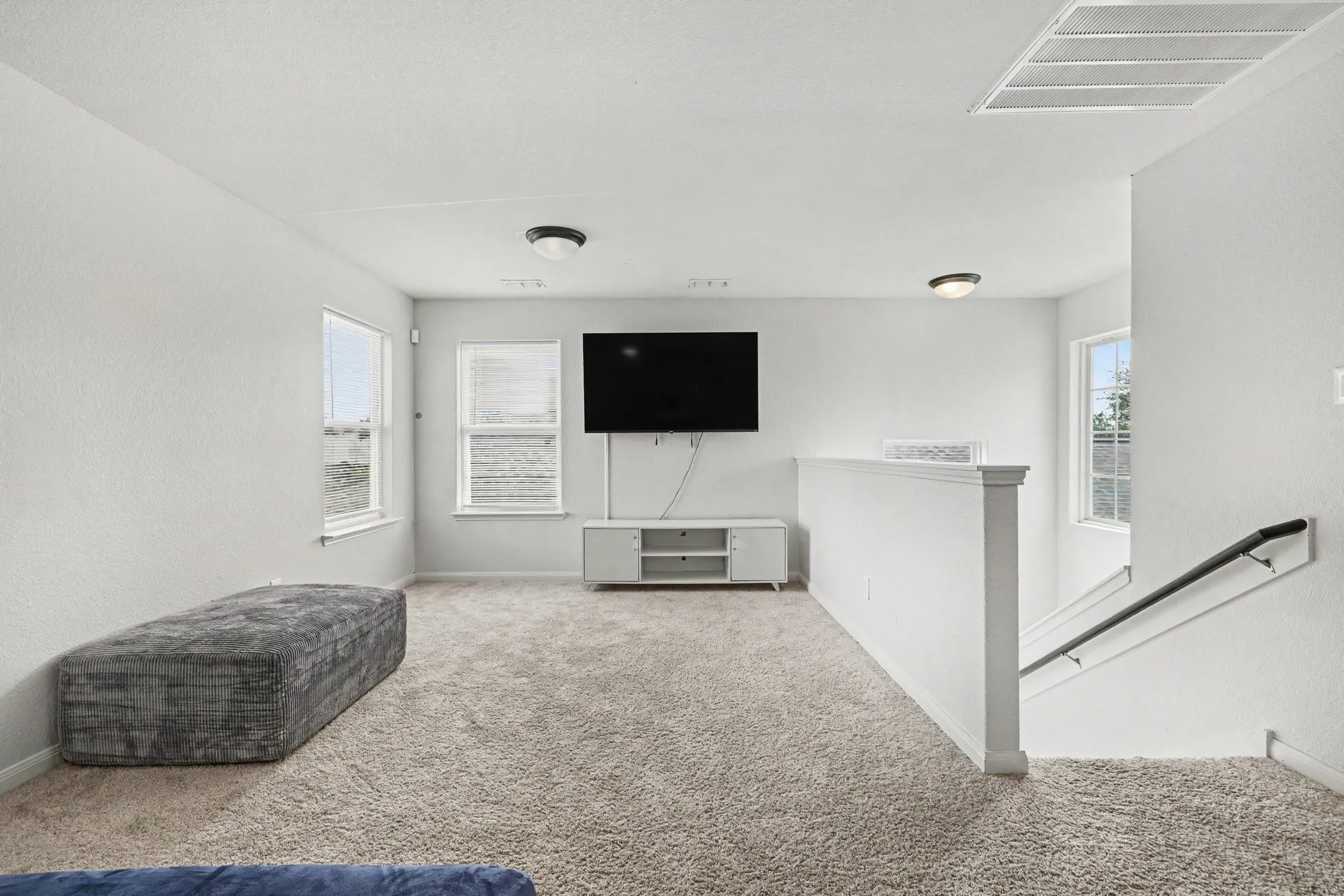 Single Family Residence For Sale in Collin County , 424 Winchester Drive, Celina, Texas 75009, 4 Bedroom, 3 Bathroom, 2 Garage spaces, 2,855 Sqft, built in 2015, mls#21408238, Real Estate Agent in Celina, Homes For Sale in Collin county, Homes For Sale in Celina, Realtor in Celina Texas, Real Estate Brokerage Independent Realty Texas, Luminita Cordes Realtor