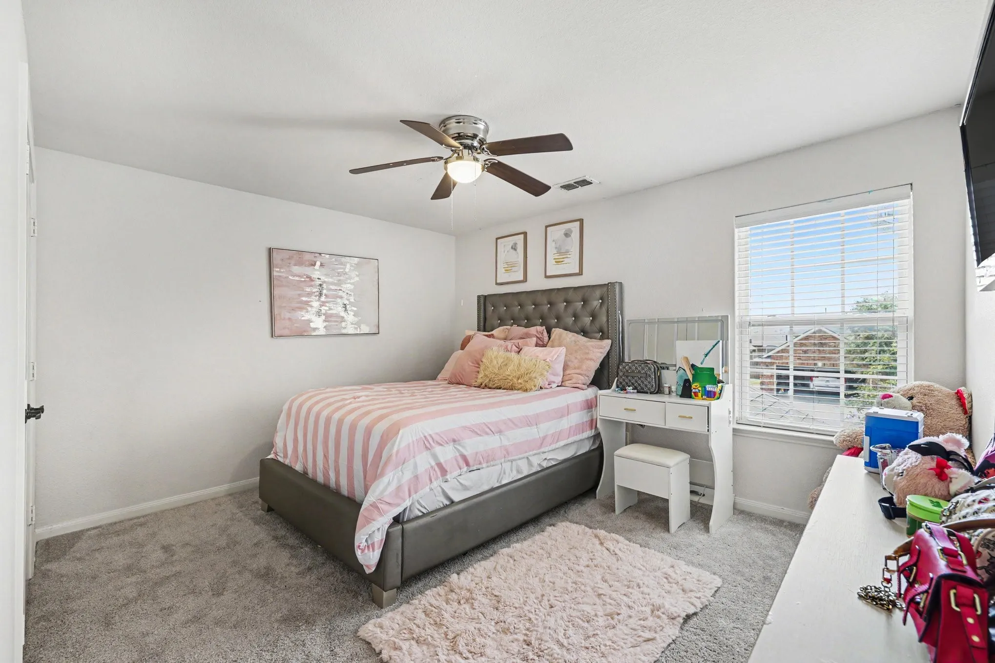 Single Family Residence For Sale in Collin County , 424 Winchester Drive, Celina, Texas 75009, 4 Bedroom, 3 Bathroom, 2 Garage spaces, 2,855 Sqft, built in 2015, mls#21408238, Real Estate Agent in Celina, Homes For Sale in Collin county, Homes For Sale in Celina, Realtor in Celina Texas, Real Estate Brokerage Independent Realty Texas, Luminita Cordes Realtor