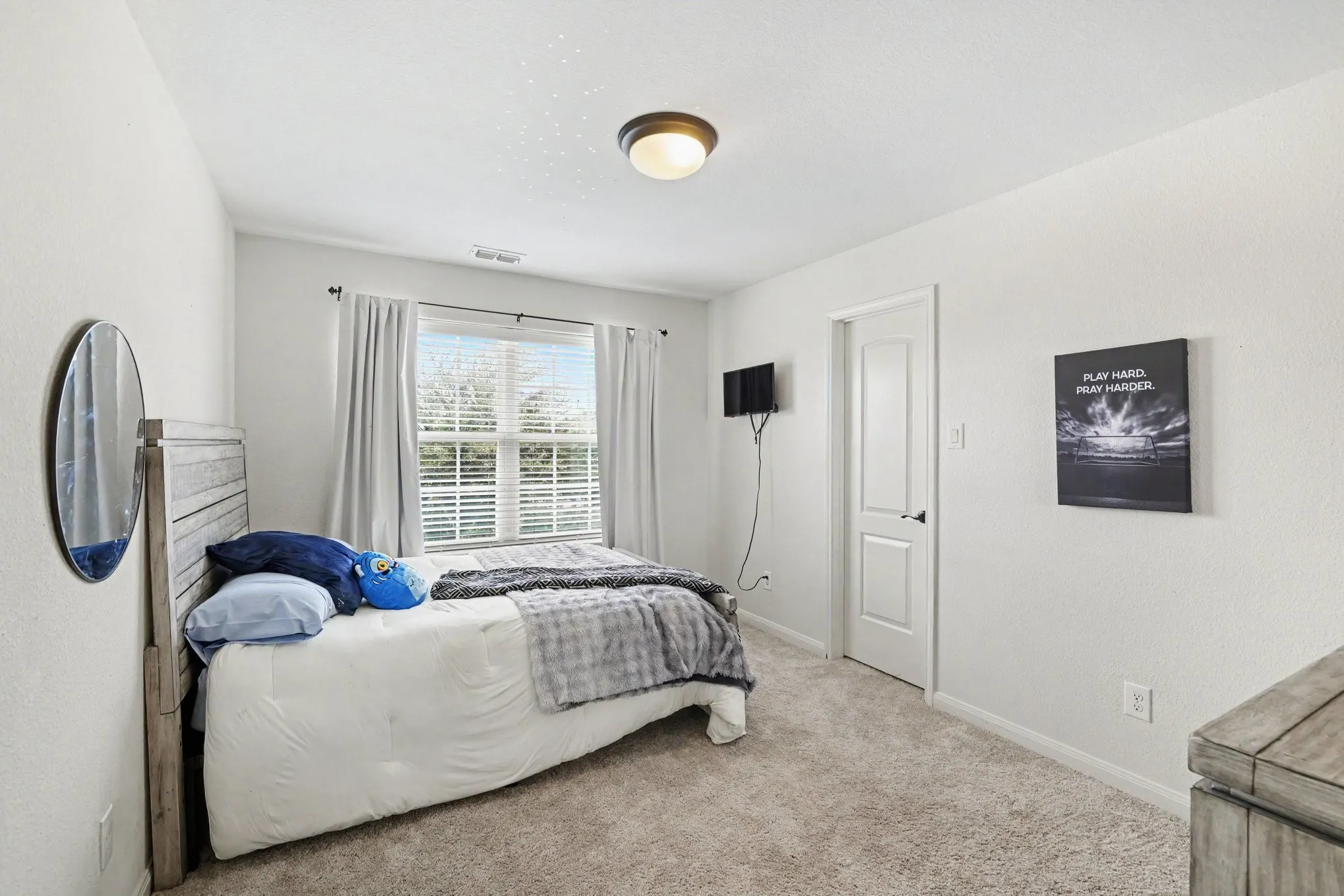 Single Family Residence For Sale in Collin County , 424 Winchester Drive, Celina, Texas 75009, 4 Bedroom, 3 Bathroom, 2 Garage spaces, 2,855 Sqft, built in 2015, mls#21408238, Real Estate Agent in Celina, Homes For Sale in Collin county, Homes For Sale in Celina, Realtor in Celina Texas, Real Estate Brokerage Independent Realty Texas, Luminita Cordes Realtor