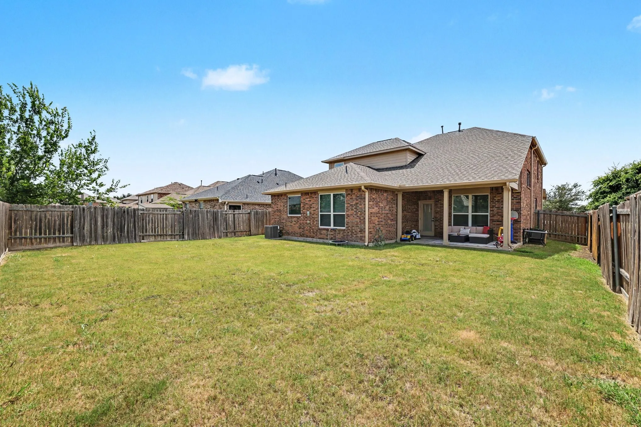 Single Family Residence For Sale in Collin County , 424 Winchester Drive, Celina, Texas 75009, 4 Bedroom, 3 Bathroom, 2 Garage spaces, 2,855 Sqft, built in 2015, mls#21408238, Real Estate Agent in Celina, Homes For Sale in Collin county, Homes For Sale in Celina, Realtor in Celina Texas, Real Estate Brokerage Independent Realty Texas, Luminita Cordes Realtor