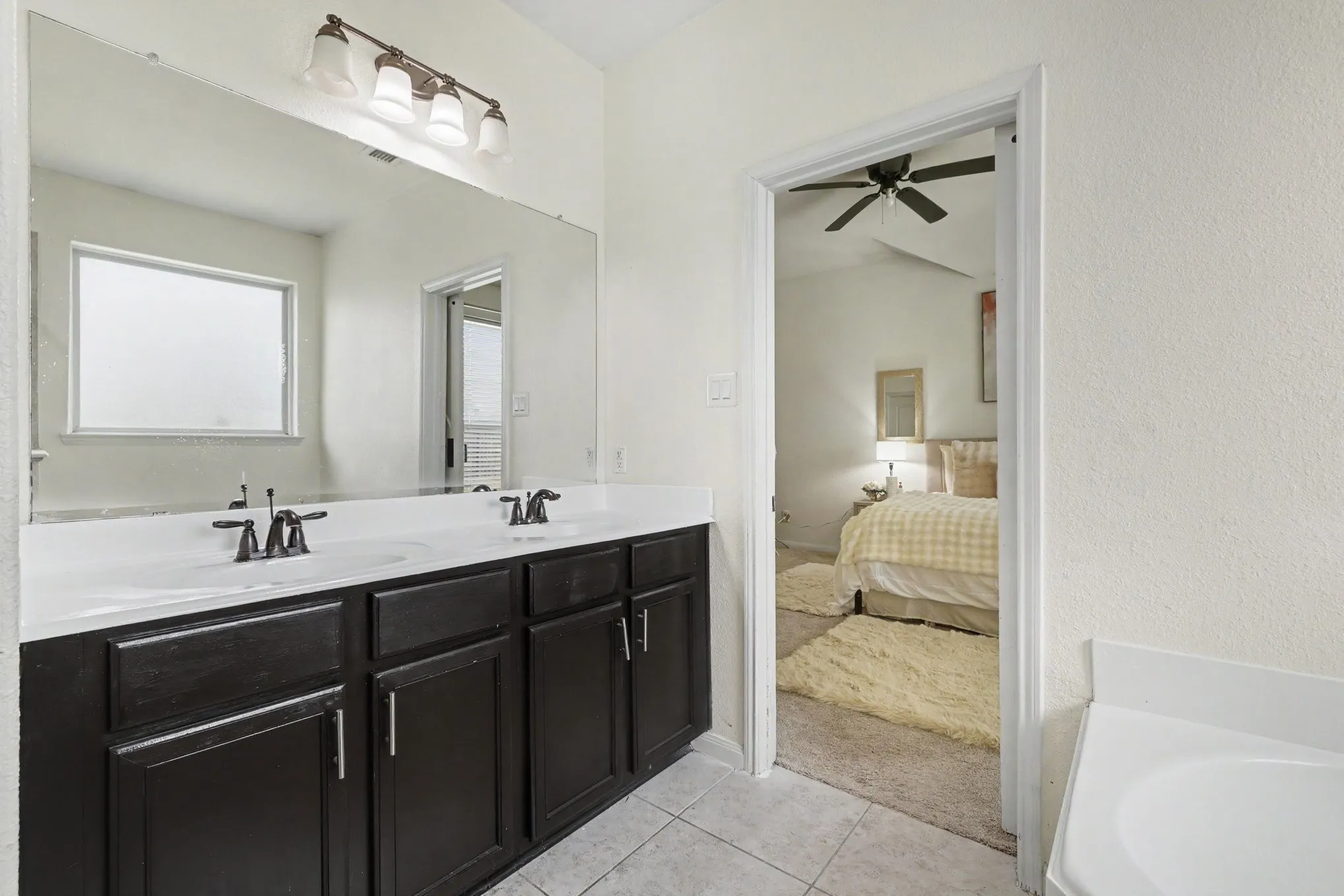 Single Family Residence For Sale in Collin County , 424 Winchester Drive, Celina, Texas 75009, 4 Bedroom, 3 Bathroom, 2 Garage spaces, 2,855 Sqft, built in 2015, mls#21408238, Real Estate Agent in Celina, Homes For Sale in Collin county, Homes For Sale in Celina, Realtor in Celina Texas, Real Estate Brokerage Independent Realty Texas, Luminita Cordes Realtor