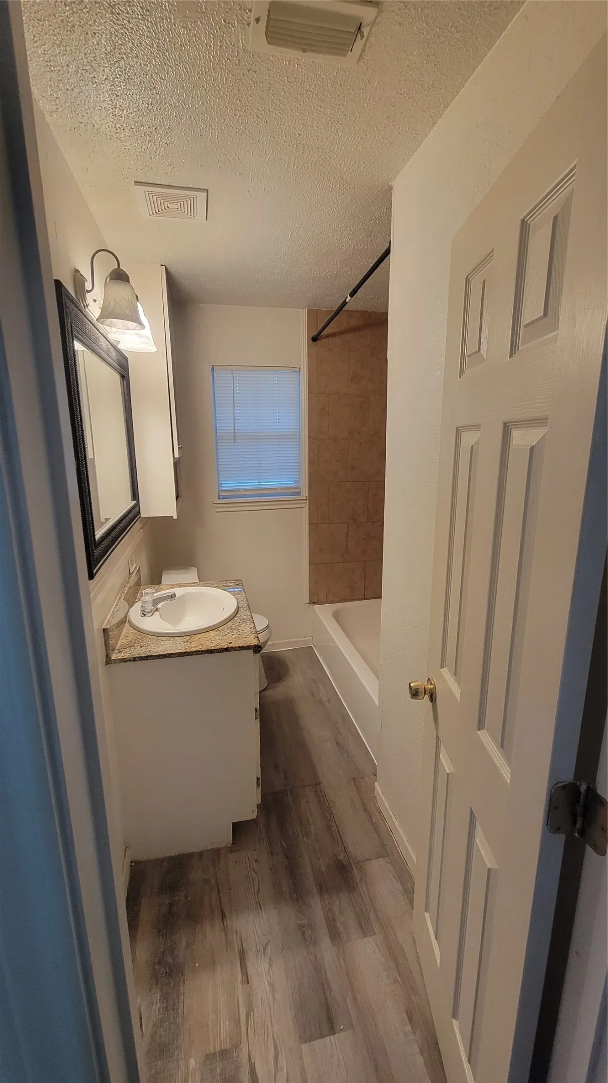 Single Family Residence For Rent in Erath County , 1092 W Elm Street, Stephenville, Texas 76401, 3 Bedroom, 2 Bathroom, Garage spaces, 1,388 Sqft, built in 1960, mls#21409542, Real Estate Agent in Stephenville, Homes For Rent in Erath county, Homes For Rent in Stephenville, Realtor in Stephenville Texas, Real Estate Brokerage Independent Realty Texas, Luminita Cordes Realtor