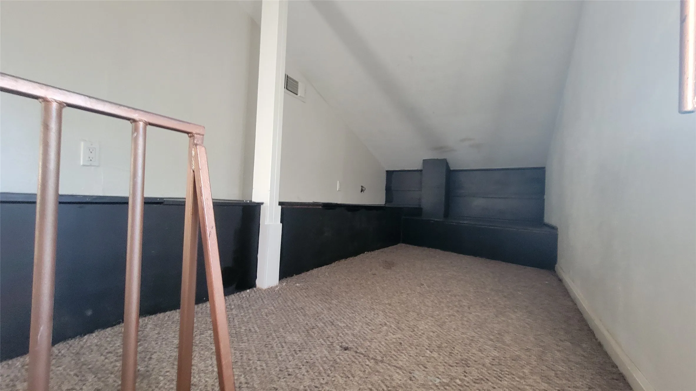 Single Family Residence For Rent in Erath County , 1092 W Elm Street, Stephenville, Texas 76401, 3 Bedroom, 2 Bathroom, Garage spaces, 1,388 Sqft, built in 1960, mls#21409542, Real Estate Agent in Stephenville, Homes For Rent in Erath county, Homes For Rent in Stephenville, Realtor in Stephenville Texas, Real Estate Brokerage Independent Realty Texas, Luminita Cordes Realtor