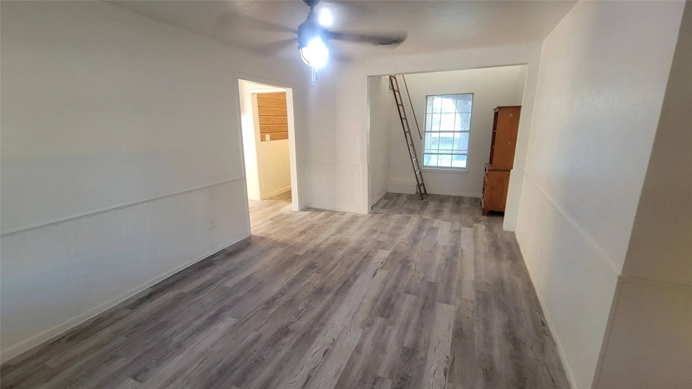 Single Family Residence For Rent in Erath County , 1092 W Elm Street, Stephenville, Texas 76401, 3 Bedroom, 2 Bathroom, Garage spaces, 1,388 Sqft, built in 1960, mls#21409542, Real Estate Agent in Stephenville, Homes For Rent in Erath county, Homes For Rent in Stephenville, Realtor in Stephenville Texas, Real Estate Brokerage Independent Realty Texas, Luminita Cordes Realtor