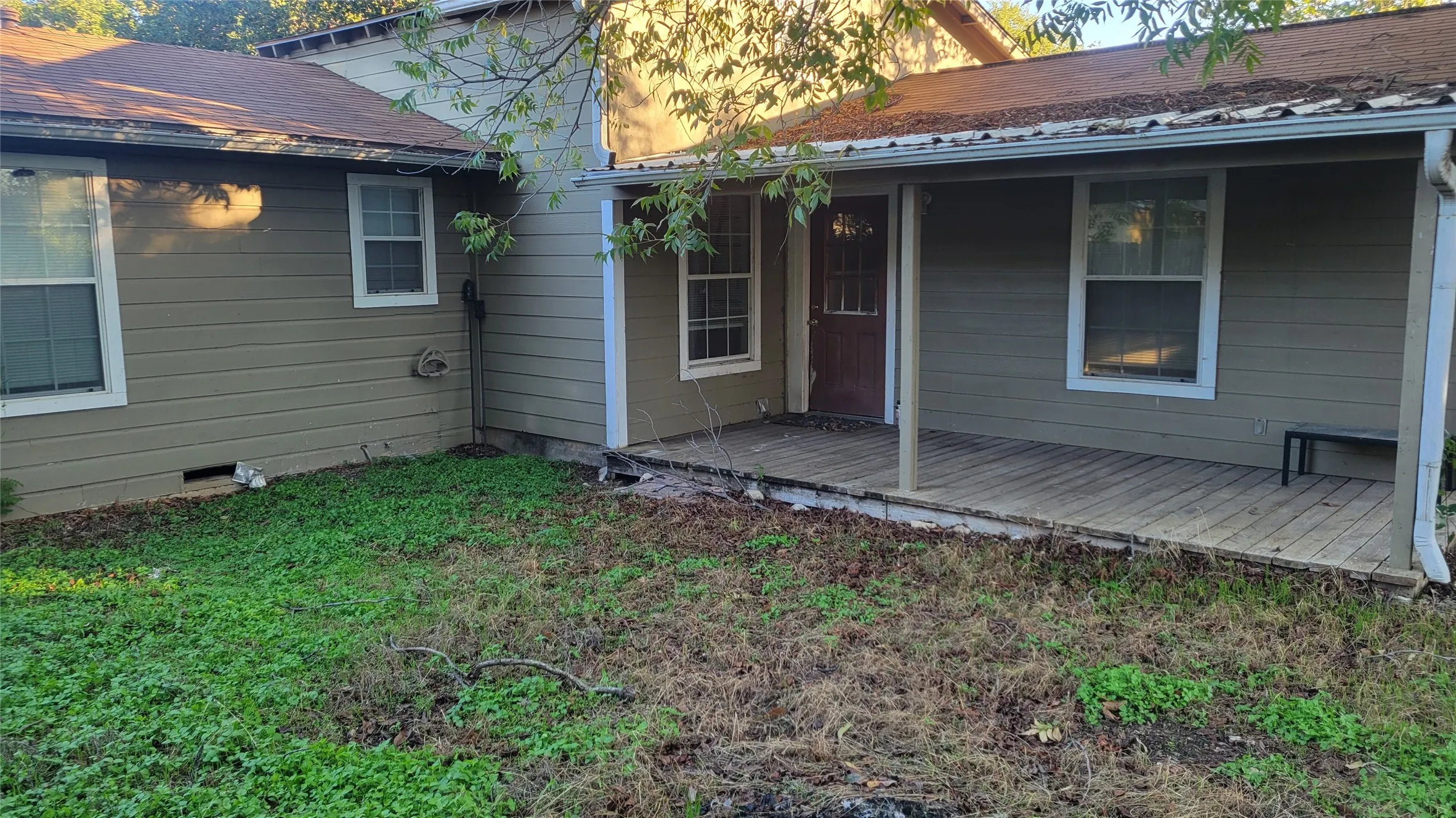 Single Family Residence For Rent in Erath County , 1092 W Elm Street, Stephenville, Texas 76401, 3 Bedroom, 2 Bathroom, Garage spaces, 1,388 Sqft, built in 1960, mls#21409542, Real Estate Agent in Stephenville, Homes For Rent in Erath county, Homes For Rent in Stephenville, Realtor in Stephenville Texas, Real Estate Brokerage Independent Realty Texas, Luminita Cordes Realtor