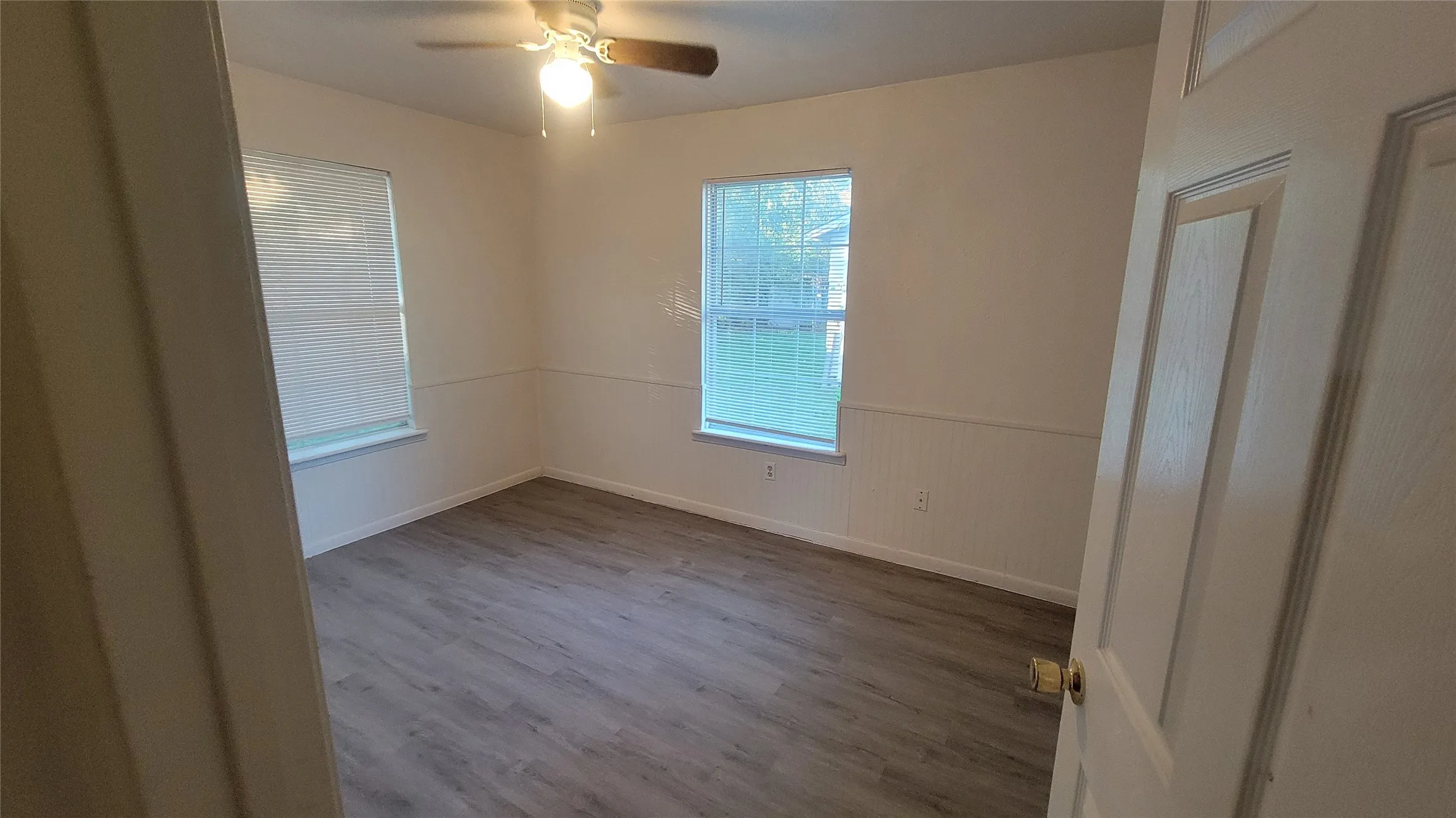 Single Family Residence For Rent in Erath County , 1092 W Elm Street, Stephenville, Texas 76401, 3 Bedroom, 2 Bathroom, Garage spaces, 1,388 Sqft, built in 1960, mls#21409542, Real Estate Agent in Stephenville, Homes For Rent in Erath county, Homes For Rent in Stephenville, Realtor in Stephenville Texas, Real Estate Brokerage Independent Realty Texas, Luminita Cordes Realtor