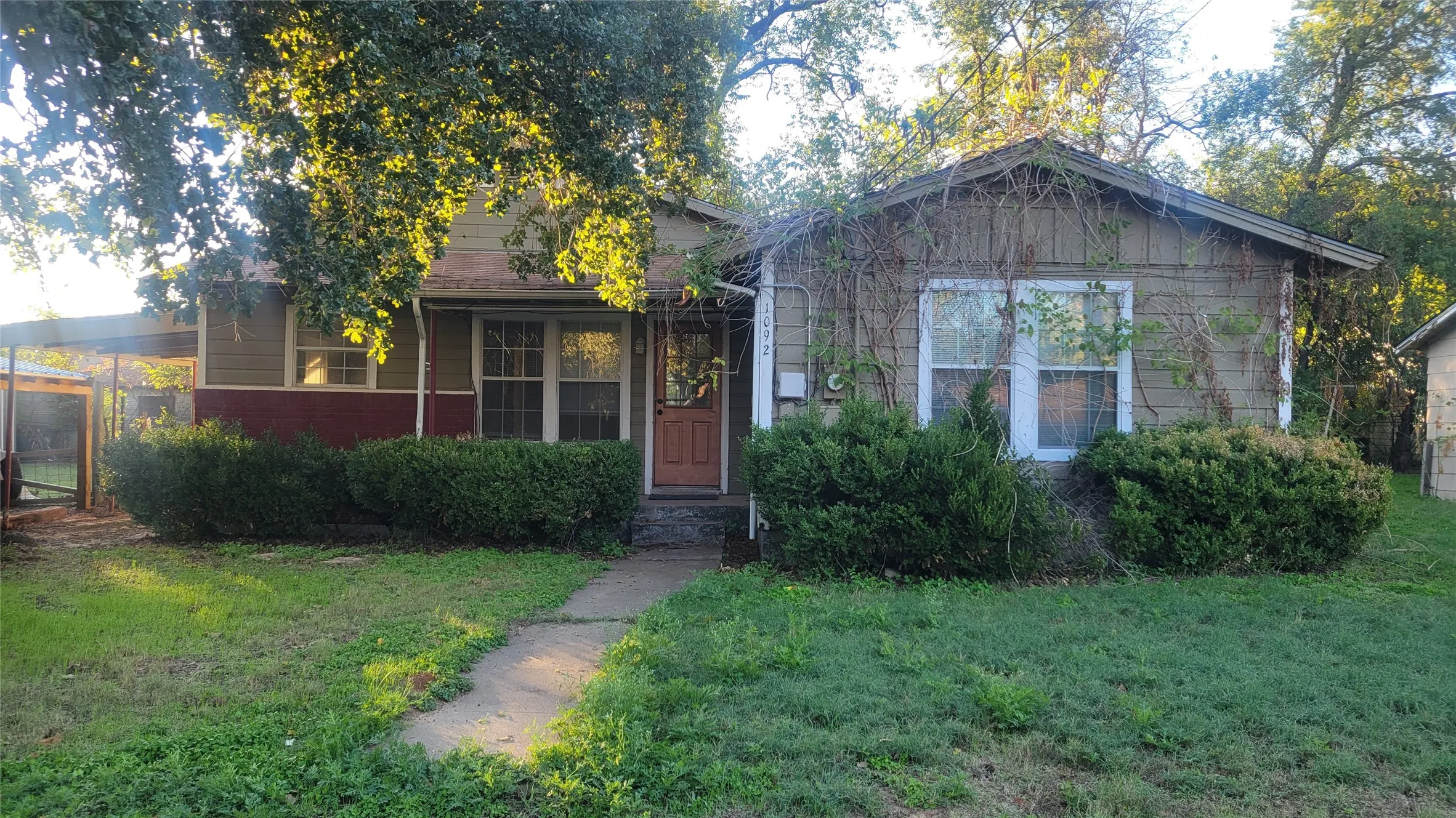 Single Family Residence For Rent