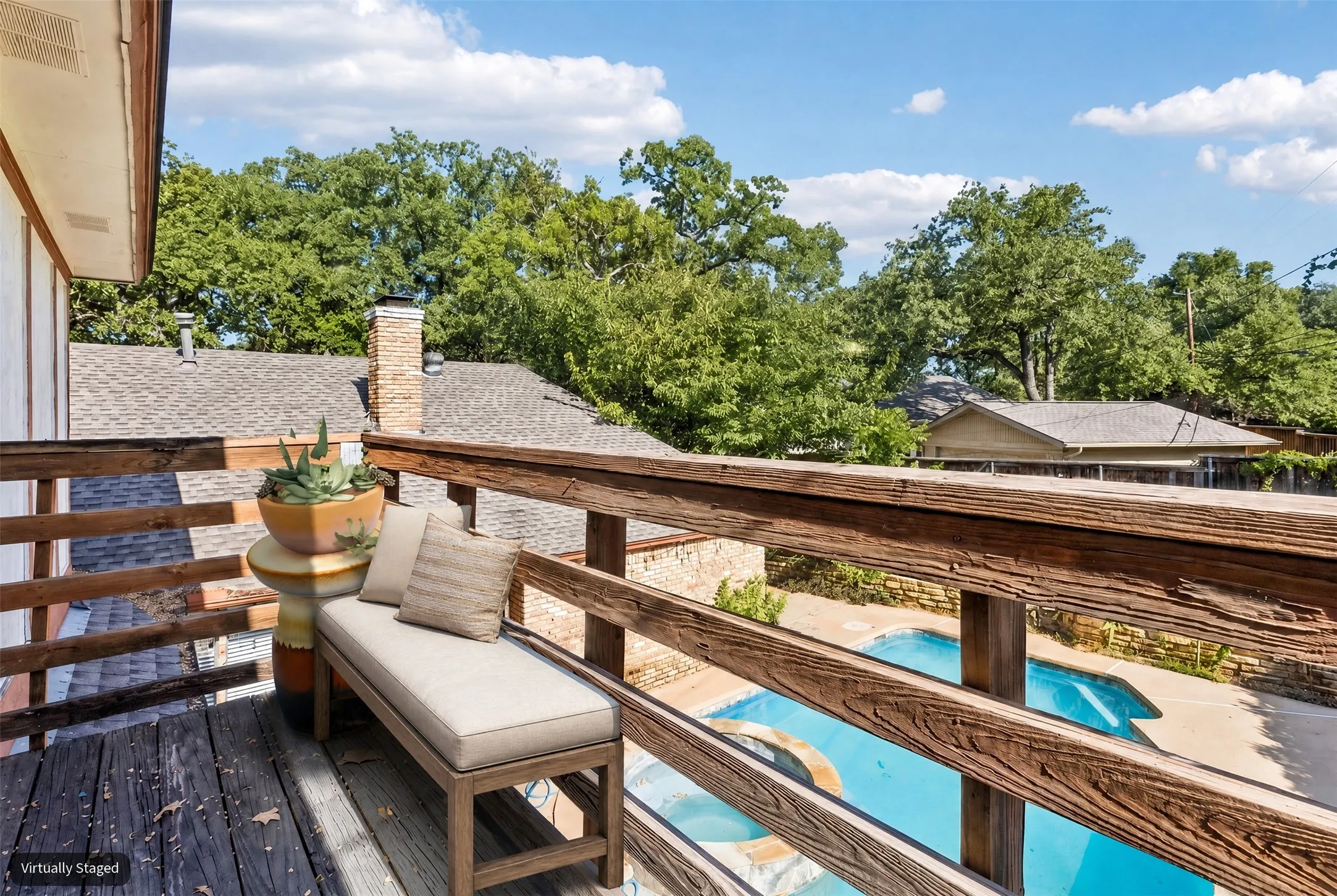 Single Family Residence For Sale in Tarrant County , 615 Country Green Lane, Arlington, Texas 76011, 4 Bedroom, 3 Bathroom, 2 Garage spaces, 2,596 Sqft, built in 1977, mls#21409392, Real Estate Agent in Arlington, Homes For Sale in Tarrant county, Homes For Sale in Arlington, Realtor in Arlington Texas, Real Estate Brokerage Independent Realty Texas, Luminita Cordes Realtor
