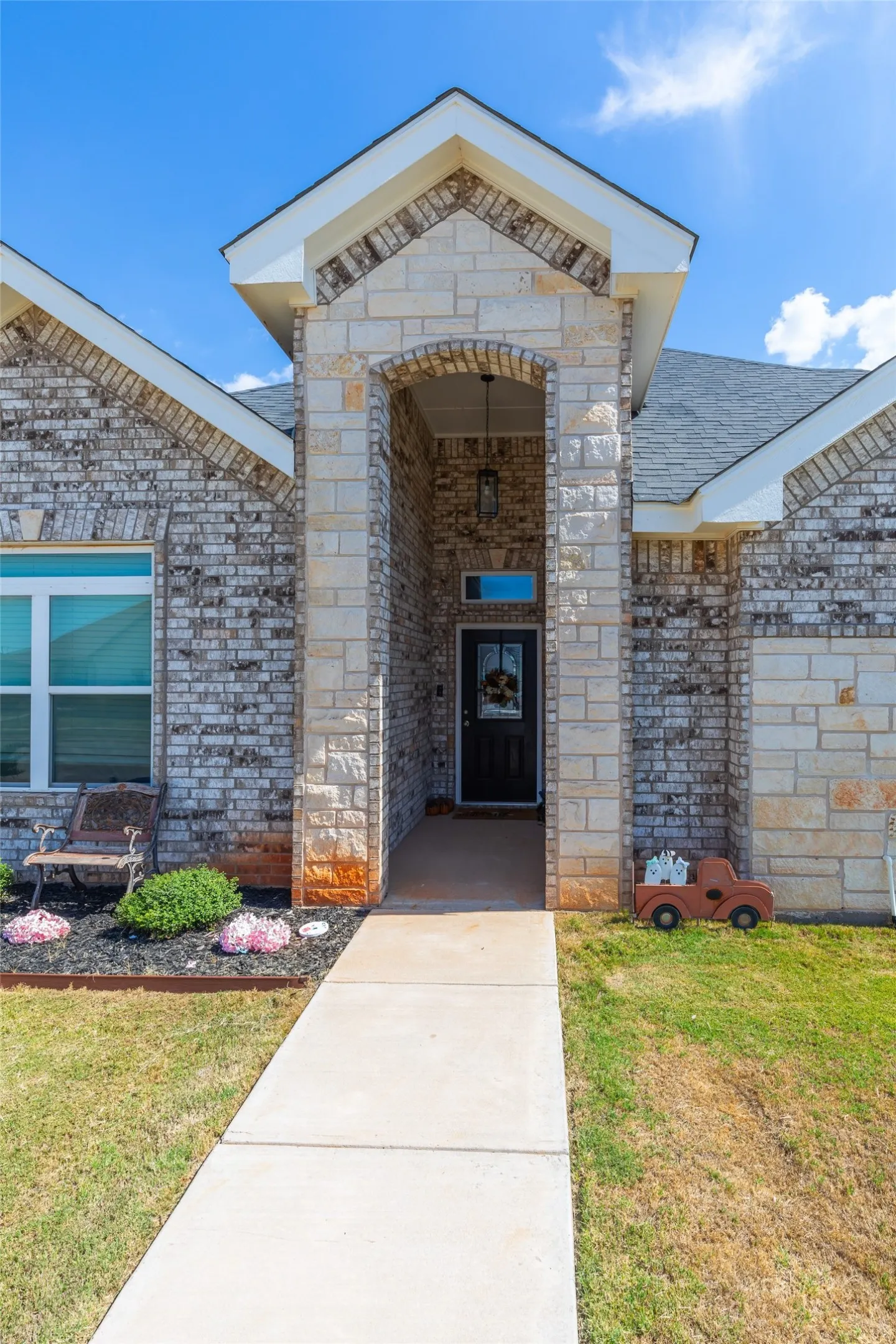Single Family Residence For Rent in Taylor County , 6717 Red Yucca Road, Abilene, Texas 79606, 4 Bedroom, 2 Bathroom, 2 Garage spaces, 1,800 Sqft, built in 2021, mls#21409429, Real Estate Agent in Abilene, Homes For Rent in Taylor county, Homes For Rent in Abilene, Realtor in Abilene Texas, Real Estate Brokerage Independent Realty Texas, Luminita Cordes Realtor