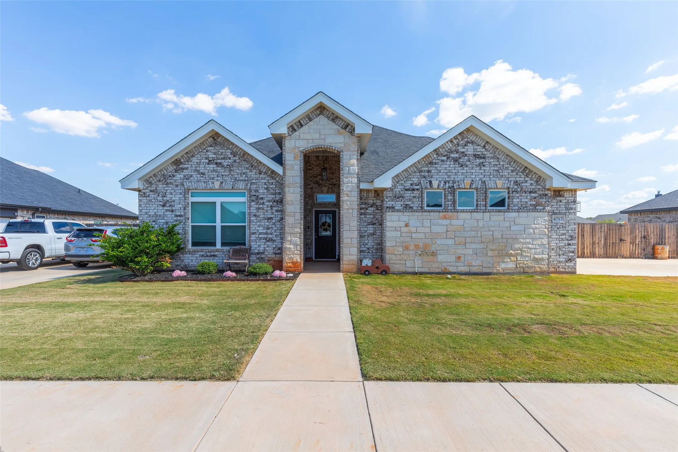 Single Family Residence For Rent