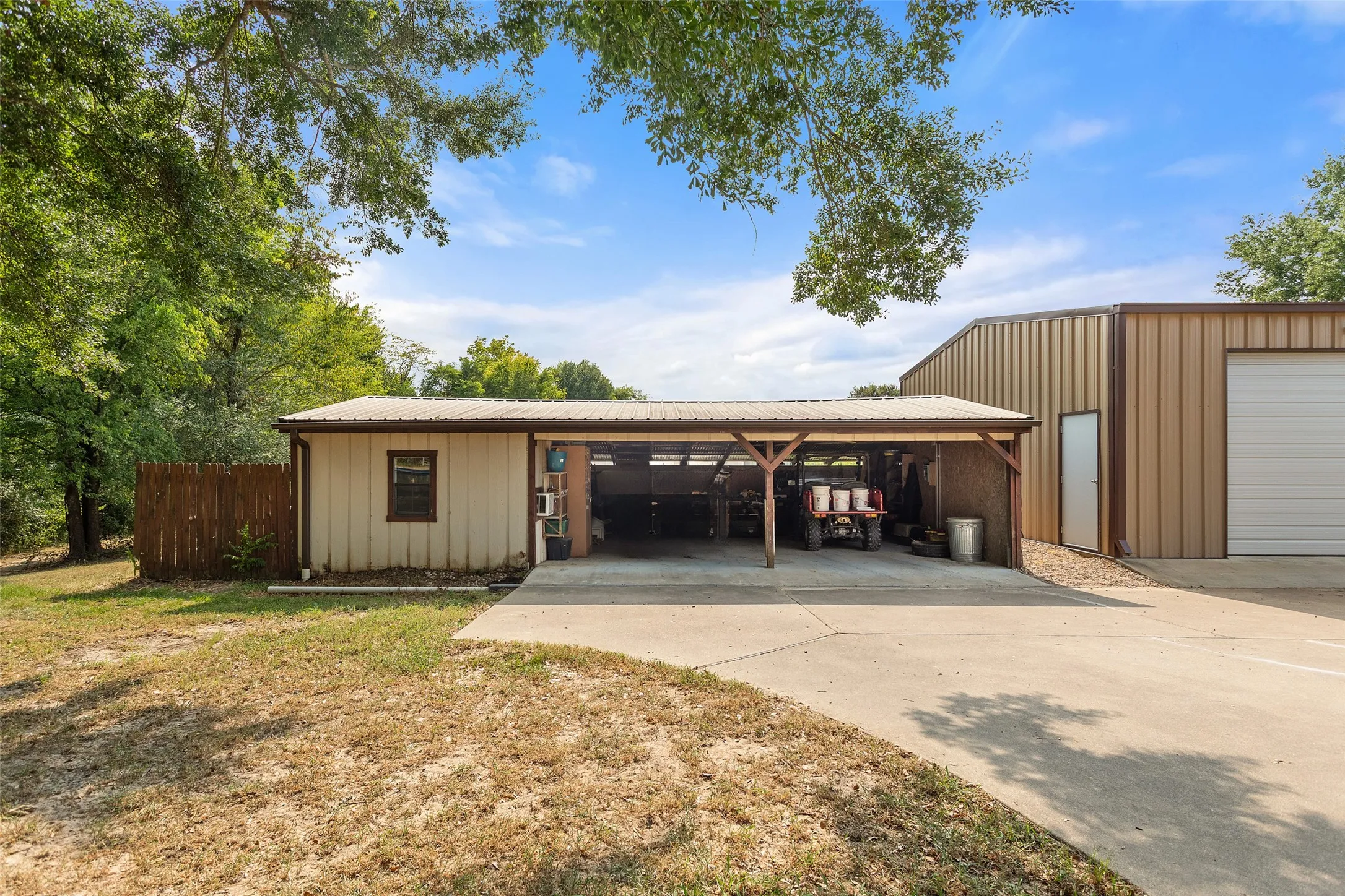 Single Family Residence For Sale in Upshur County , 378 Eagle Road, Gilmer, Texas 75645, 4 Bedroom, 3 Bathroom, 1 Garage spaces, 2,677 Sqft, built in 1986, mls#21409502, Real Estate Agent in Gilmer, Homes For Sale in Upshur county, Homes For Sale in Gilmer, Realtor in Gilmer Texas, Real Estate Brokerage Independent Realty Texas, Luminita Cordes Realtor
