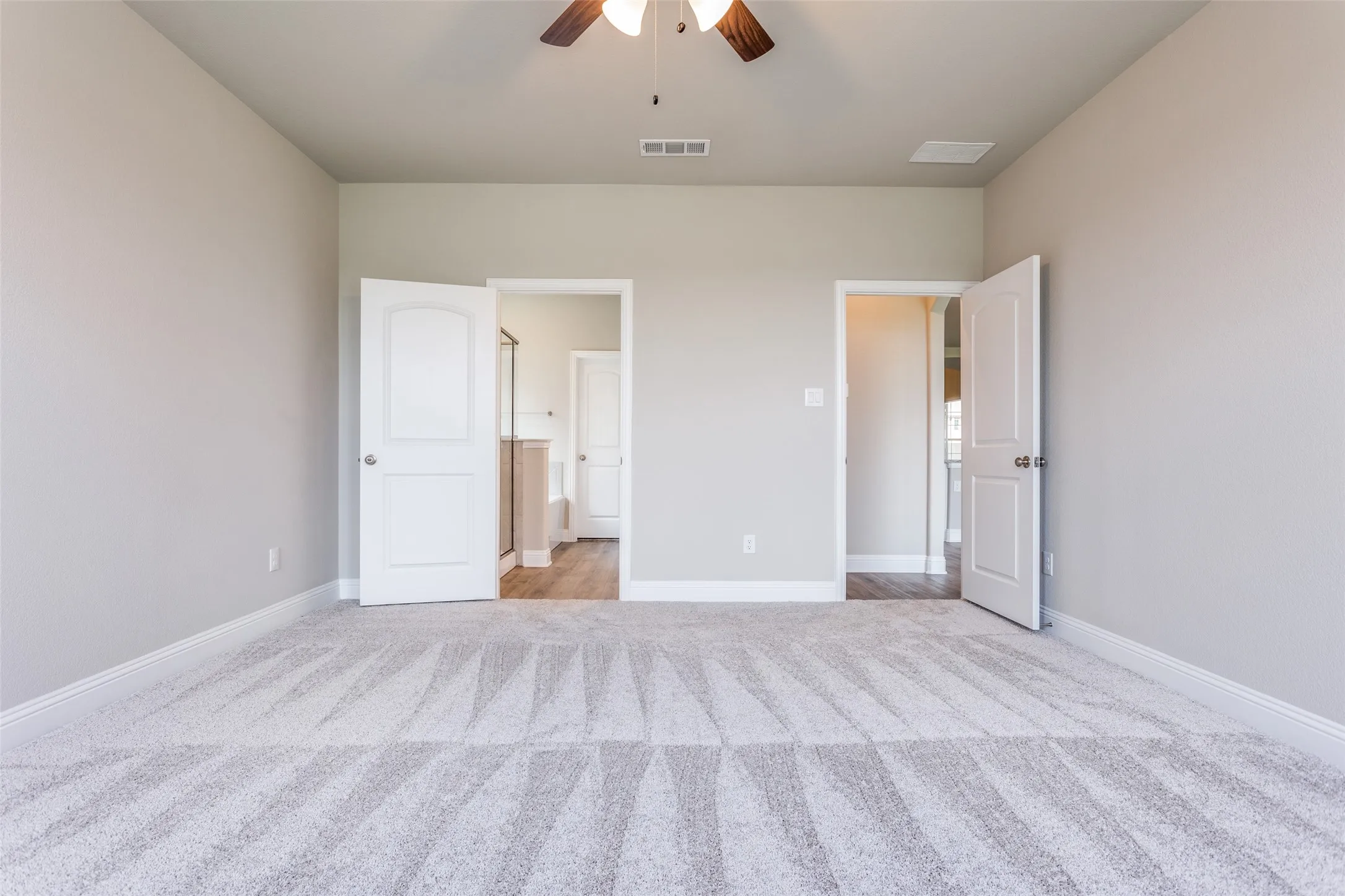 Single Family Residence For Rent in Collin County , 2921 Pronghorn Drive, Melissa, Texas 75454, 4 Bedroom, 4 Bathroom, 2 Garage spaces, 2,576 Sqft, built in 2023, mls#21409570, Real Estate Agent in Melissa, Homes For Rent in Collin county, Homes For Rent in Melissa, Realtor in Melissa Texas, Real Estate Brokerage Independent Realty Texas, Luminita Cordes Realtor