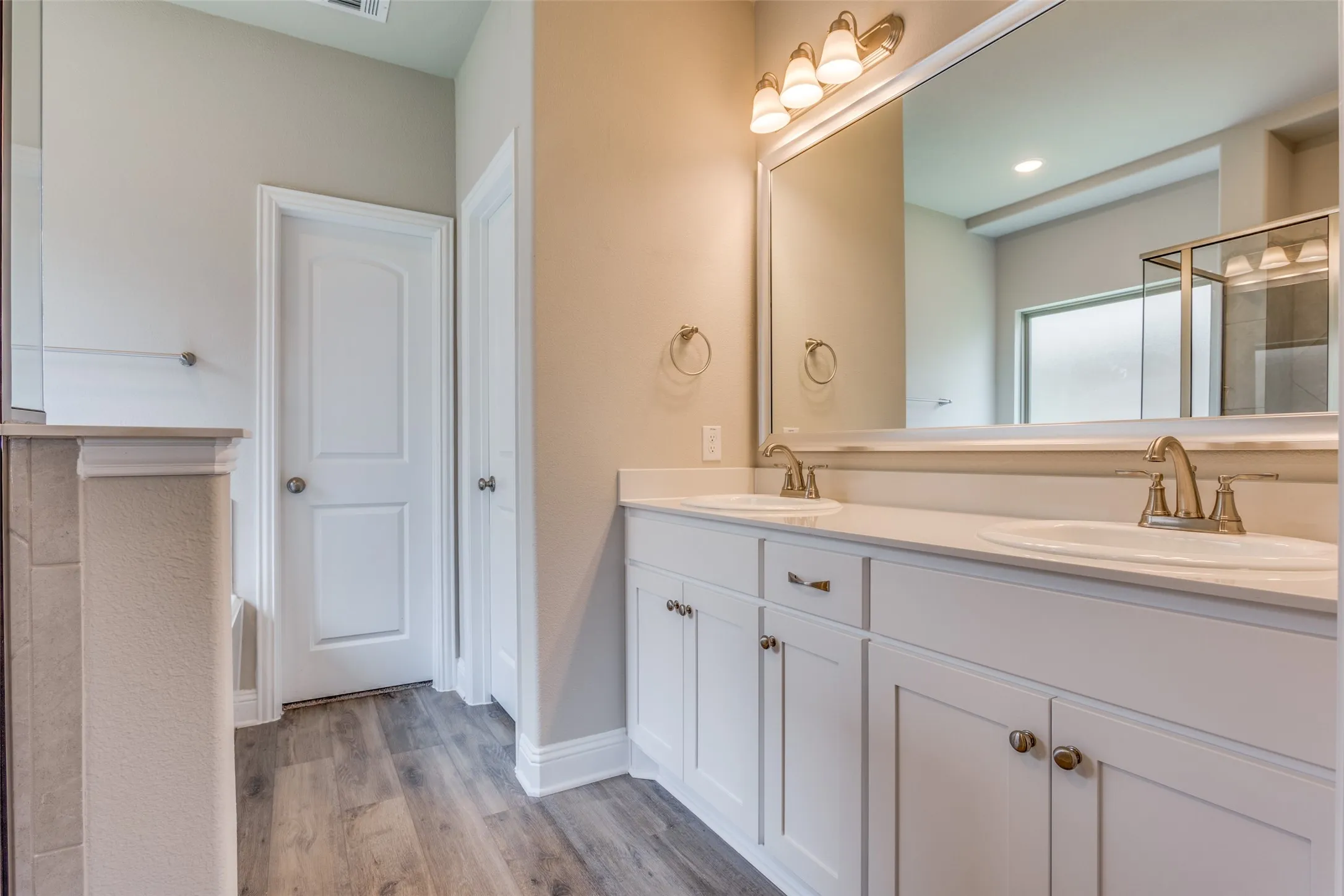 Single Family Residence For Rent in Collin County , 2921 Pronghorn Drive, Melissa, Texas 75454, 4 Bedroom, 4 Bathroom, 2 Garage spaces, 2,576 Sqft, built in 2023, mls#21409570, Real Estate Agent in Melissa, Homes For Rent in Collin county, Homes For Rent in Melissa, Realtor in Melissa Texas, Real Estate Brokerage Independent Realty Texas, Luminita Cordes Realtor