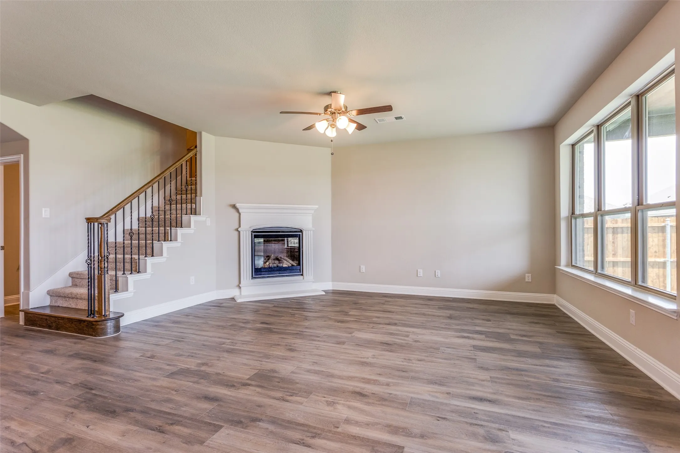 Single Family Residence For Rent in Collin County , 2921 Pronghorn Drive, Melissa, Texas 75454, 4 Bedroom, 4 Bathroom, 2 Garage spaces, 2,576 Sqft, built in 2023, mls#21409570, Real Estate Agent in Melissa, Homes For Rent in Collin county, Homes For Rent in Melissa, Realtor in Melissa Texas, Real Estate Brokerage Independent Realty Texas, Luminita Cordes Realtor