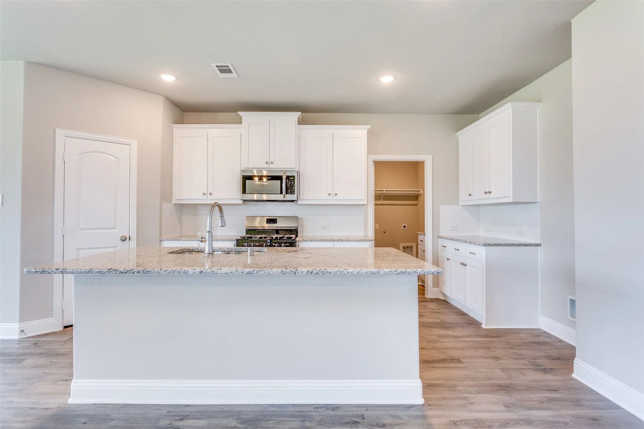 Single Family Residence For Rent in Collin County , 2921 Pronghorn Drive, Melissa, Texas 75454, 4 Bedroom, 4 Bathroom, 2 Garage spaces, 2,576 Sqft, built in 2023, mls#21409570, Real Estate Agent in Melissa, Homes For Rent in Collin county, Homes For Rent in Melissa, Realtor in Melissa Texas, Real Estate Brokerage Independent Realty Texas, Luminita Cordes Realtor