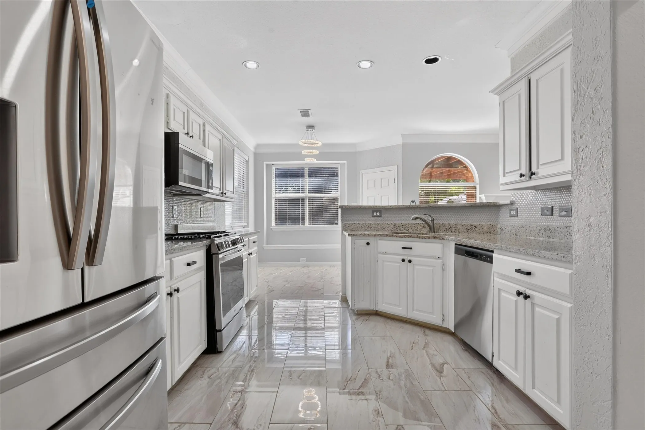 Single Family Residence For Rent in Denton County , 805 Sierra Lane, Flower Mound, Texas 75028, 3 Bedroom, 3 Bathroom, 2 Garage spaces, 1,952 Sqft, built in 1995, mls#21394788, Real Estate Agent in Flower Mound, Homes For Rent in Denton county, Homes For Rent in Flower Mound, Realtor in Flower Mound Texas, Real Estate Brokerage Independent Realty Texas, Luminita Cordes Realtor